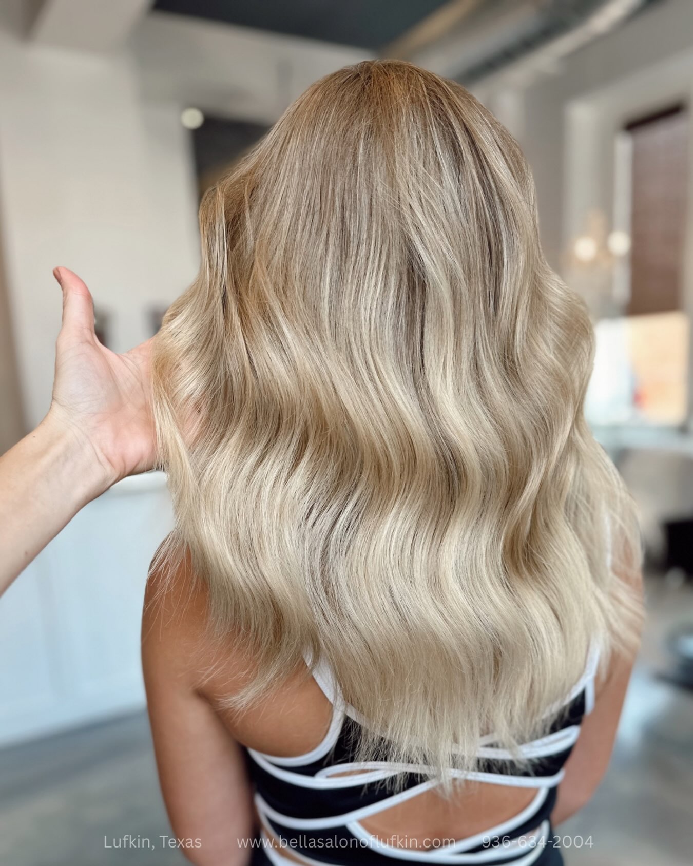 Current obsession: THIS blonde. 🤌🏼🤍
Blonding by Brenda Pitts.
Book your appointment with us! 💌
📞 936-634-2004
💻 www.bellasalonoflufkin.com
#BellaSalon #LufkinTX #BlondeHair #BlondeGoals #HairTransformation