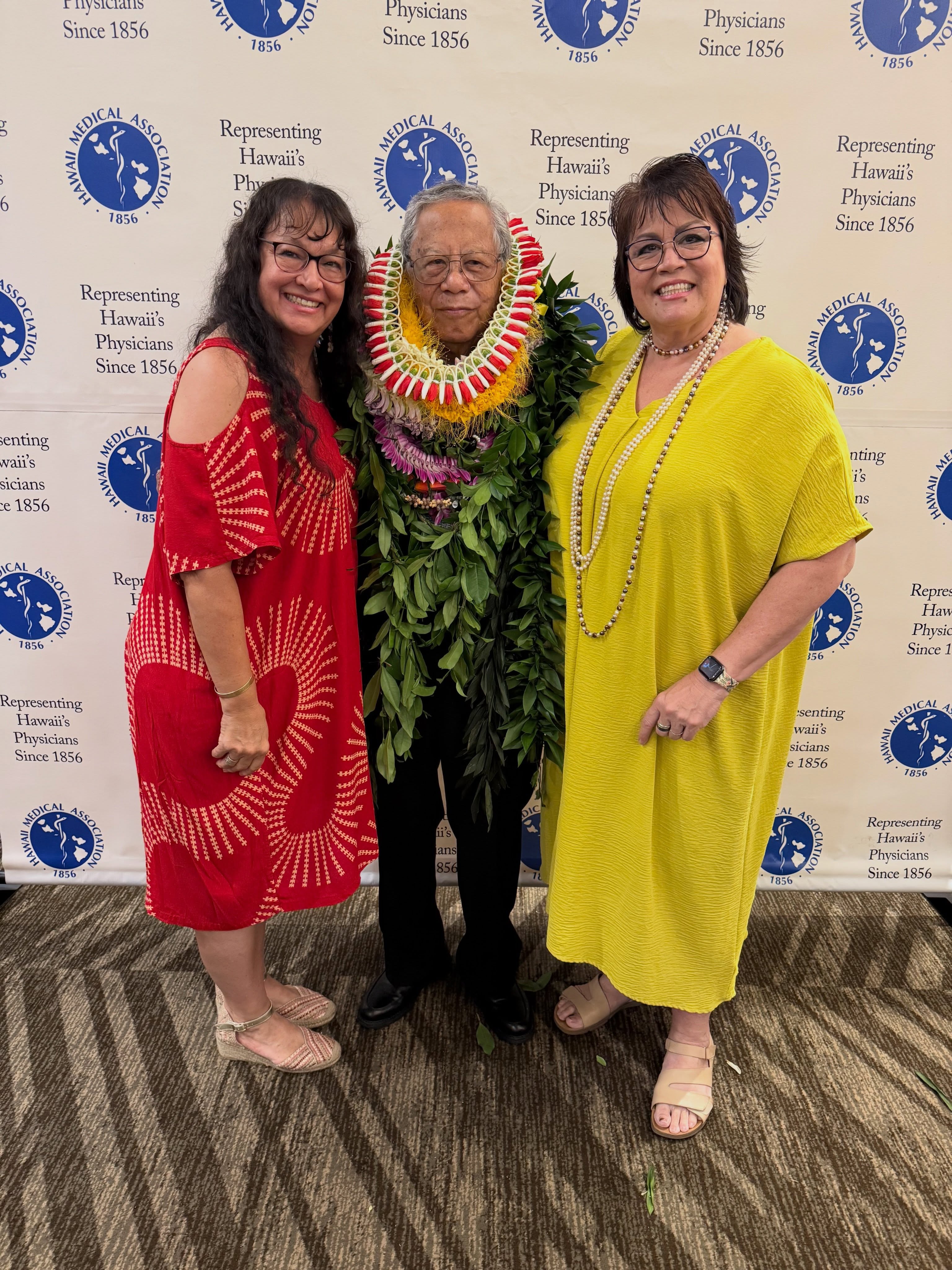 Congratulations 🎊 to Dr. Ben Young 🐐 on being awarded the Lifetime Achievement Award 🏆 by @himedassoc
As the first Native Hawaiian psychiatrist, he also created the @imihoola program under @nhcoe and has mentored countless Kauka and students who are now Kauka Alaka’i in our community. Our Kauka, Kauka residents and Kauka Haumāna members were honored to be present. 🤩 Shout out to our talented @uhmedjabsom Kauka haumāna member for performing!