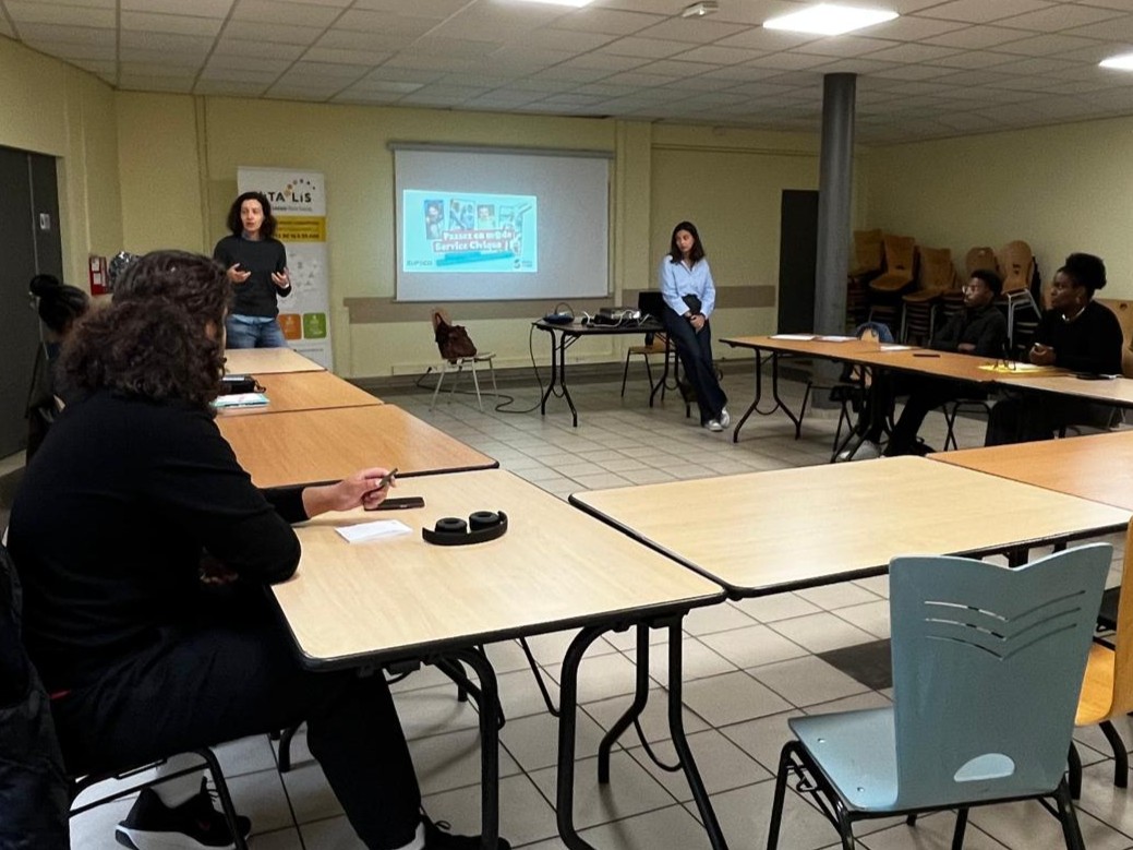 🤩 Jeudi dernier, ta Mission Locale a accueilli @zupdeco pour une présentation de leurs opportunités en @servicecivique !
👍 Merci au super duo d'intervenantes : Mme De Ferrières, Responsable RH volontaires et service civique et Sofya ayant réalisé son Service Civique chez ZUP de CO, qui a pris la parole pour témoigner et montrer la plus-value de ce dispositif dans son parcours.
😭 Tu as loupé la réunion d'info ? Pas de panique !
👉 ZUP de CO recrute jusqu'à mi-janvier pour des services civiques couvrant l'année scolaire, pour les jeunes de 18 à 25 ans, 30 ans si tu es en situation de handicap, avec une indemnité de 620€ par mois.