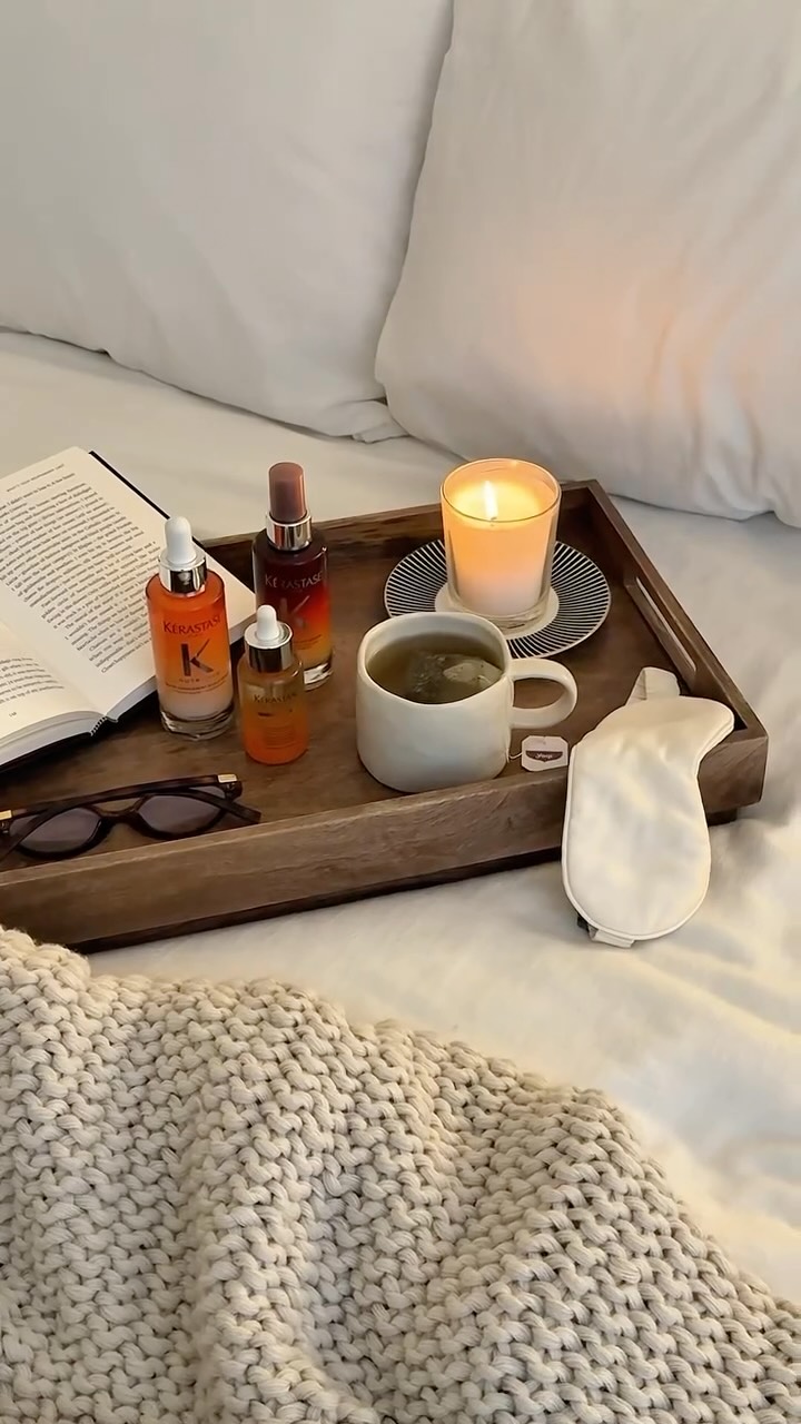 Indulge in a nighttime ritual of nourishment for dry hair with Nutritive. ✨ #bellanellabeauty
Hydrate at the roots with Nutri-Supplement Scalp Serum, restore softness overnight with 8H Magic Night Serum, and smooth ends with Nutri-Supplement Split Ends Serum - your cozy evening essentials for hair that feels renewed by morning.
#Kerastase #Nutritive #DryHair #HairCare