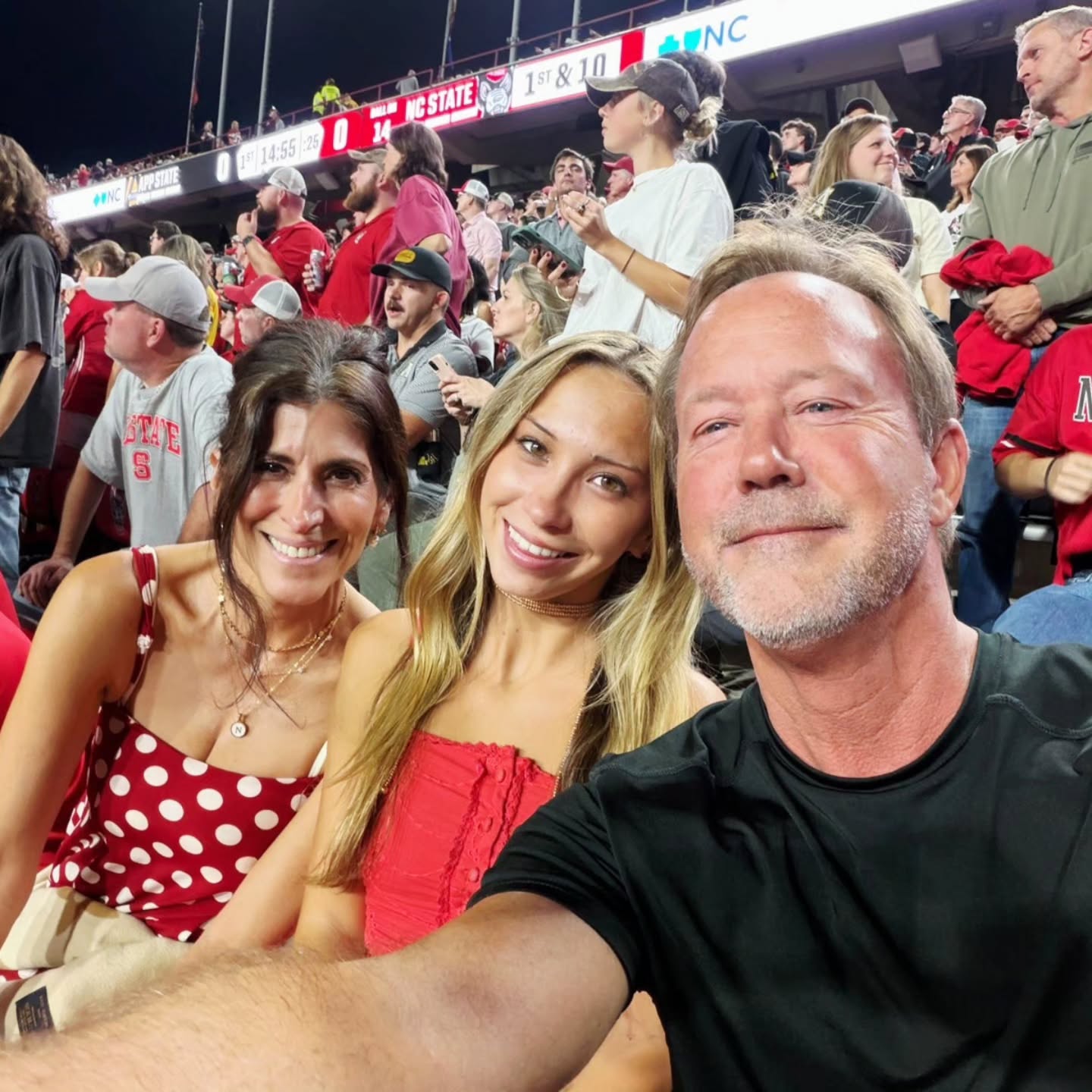 GO PACK!! ❤️🖤🤍
And Happy Daughter's Day to my sweet girl. I would birth you again tomorrow. Love you to the 🌙😘❤️