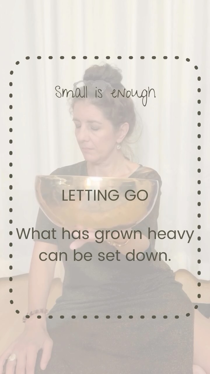 🍁
Small is enough
#StillHuman #WeeklySound #SoftResistance #Singing #SoundYoga