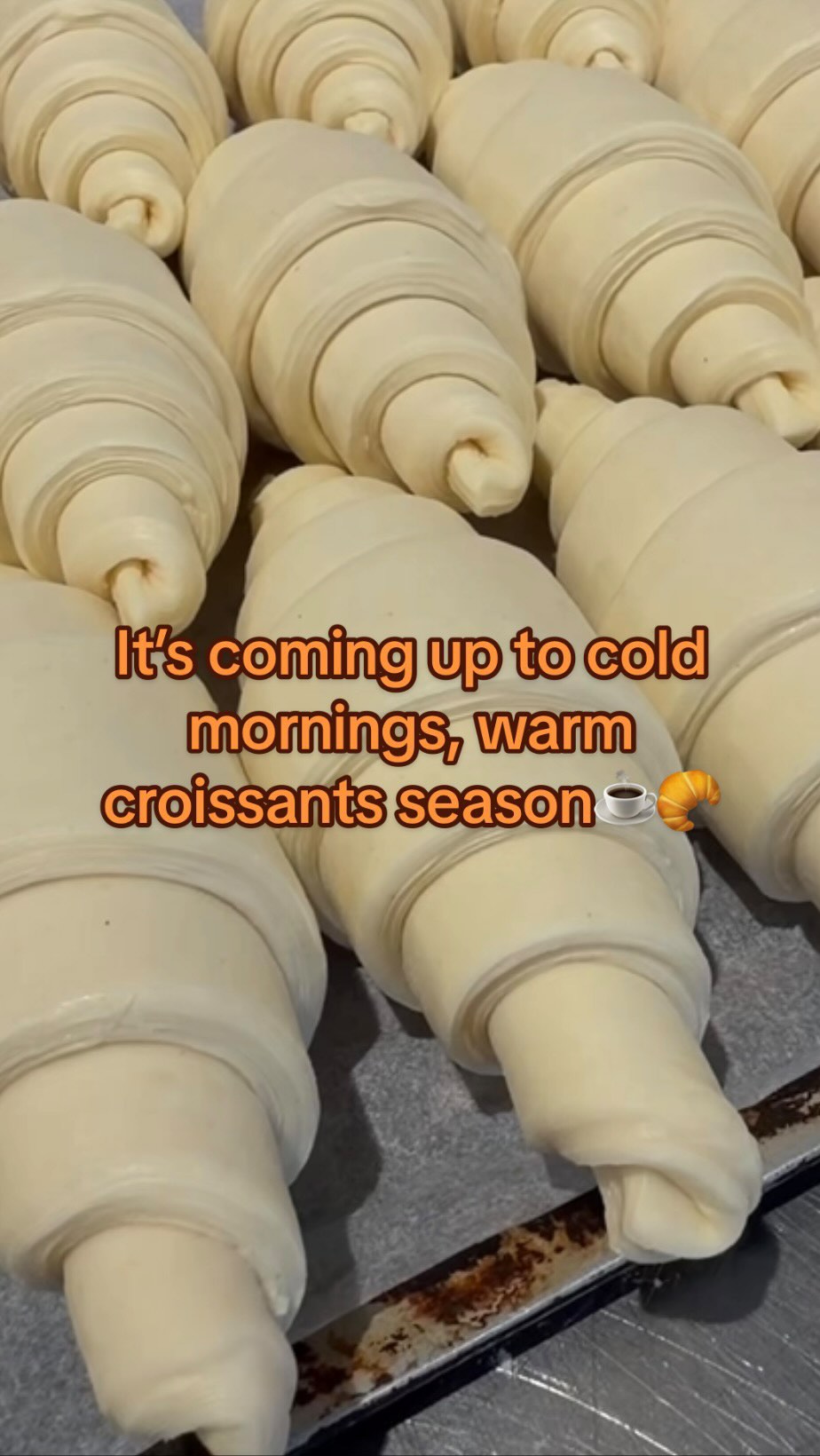 It’s officially cold enough to justify a warm croissant every day 🥐🤎
Consider this your sign to find a cosy little bakery, order your favourite coffee and treat yourself to something freshly baked.
Find us across North London 🤍
📍 Wells Terrace • Tollington Park • Flask Walk • Ballards Lane
Your autumn/winter bakery era starts here. ☕️✨