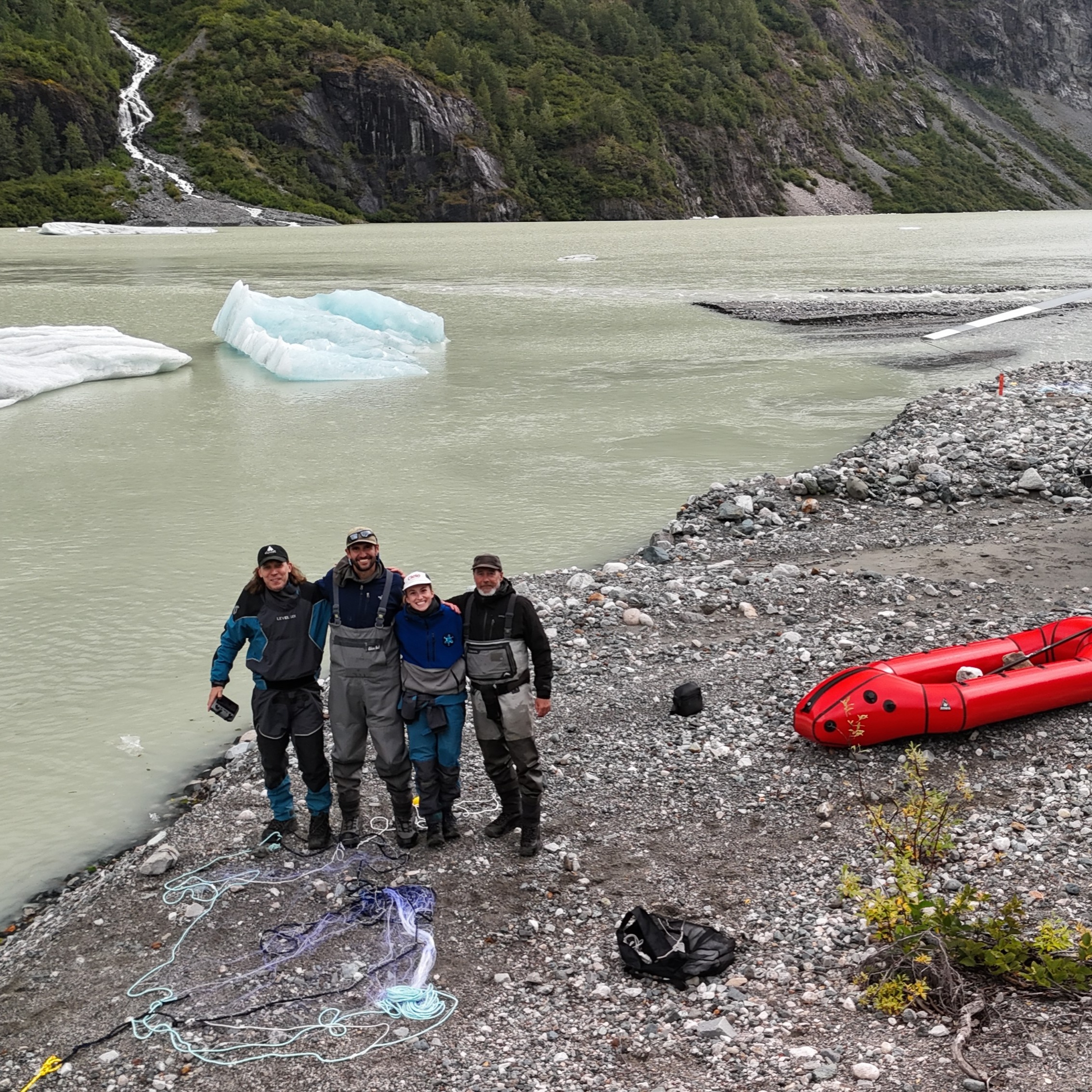 Awesome to connect with @ben.a.goldfarb up in the Taku and get into proglacial ecosystems and wrangle some salmon and temperature loggers for collaborative science! @britt.milner @see_jay_esse @trtfnofficial