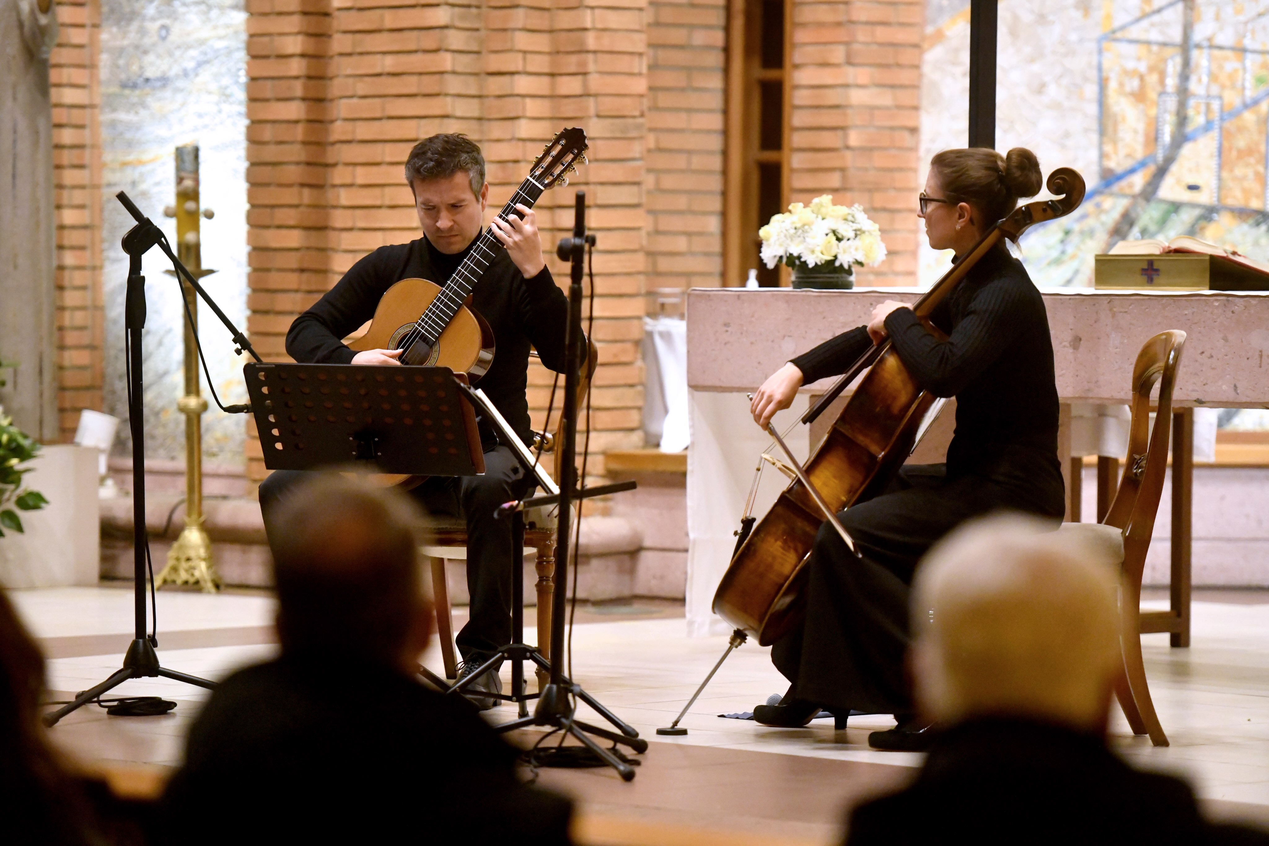 What a joy to look back on our concert in Vitacura, Chile 🇨🇱🎶
A huge thank you to @vitacuracultura for the wonderful organization and for these beautiful photos! It was a great pleasure to share our music with such a warm and enthusiastic audience.
Thank you all for making this evening so special! ❤️🎶