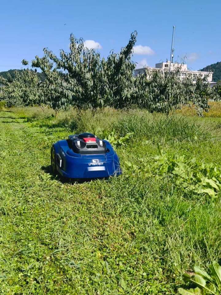 🌱🤖水戸工業 ロボット草刈機「NEXMOW(ネクスモウ)」シリーズ M1S 納品しました!
M1Sは初納品!
現地で試運転も行いました🚜✨
実際の試運転の様子を動画でご紹介します🎥
草刈り作業の省力化や、人手不足対策としても注目されているロボット草刈機。
「自分のところでも使える?」など、気になる方はお気軽にご相談ください😊
#NEXMOW
#ネクスモウ
#ロボット草刈機
#農業機械