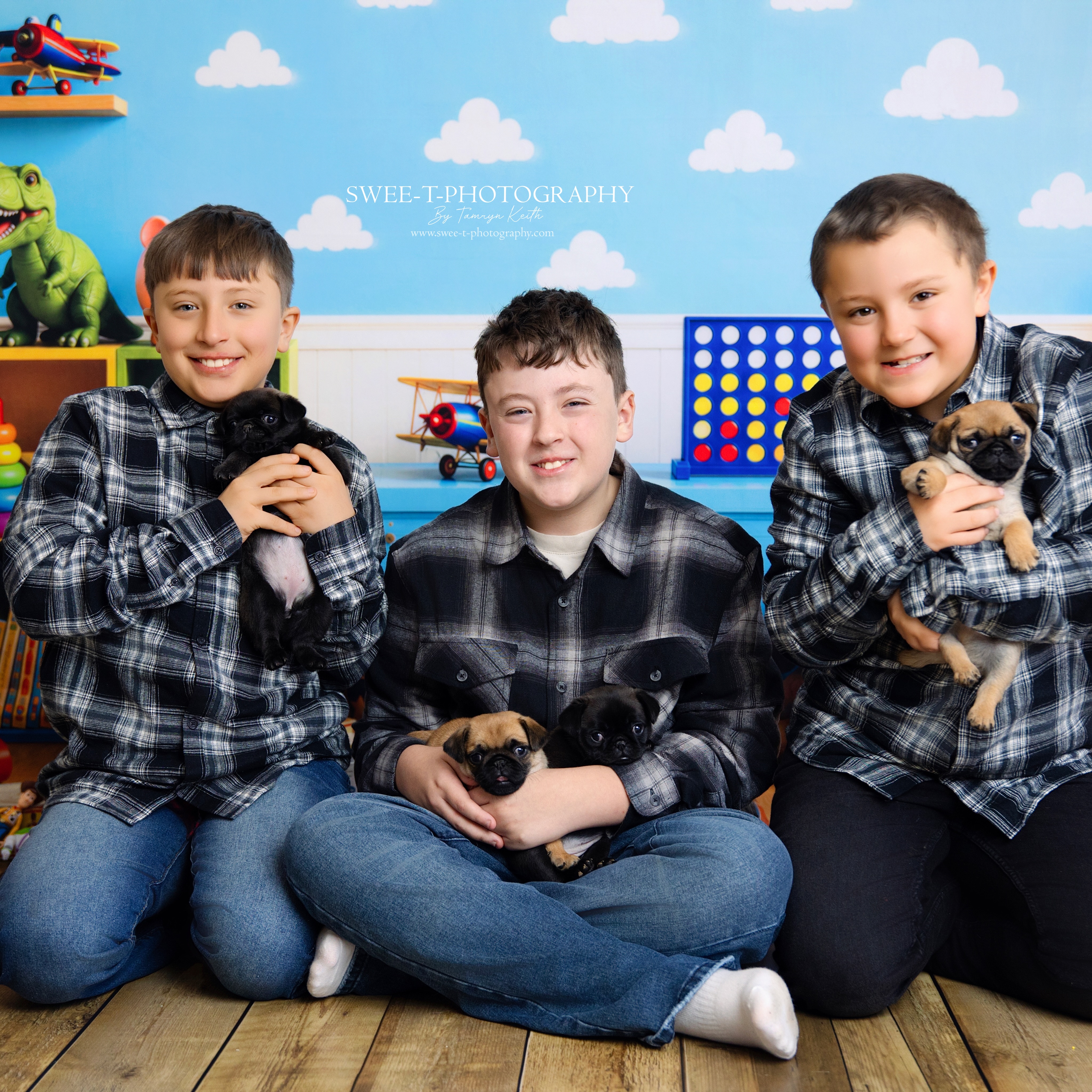Next up from my You’ve Got a Friend in Me Mini Sessions are Jasper, Oliver and Harrison! 💙
Three brothers, four adorable puppies and plenty of puppy cuddles! 🐶 From sweet snuggles to playful moments, these boys had the best time making some new furry friends. 🥰
A little Toy Story magic and a whole lot of puppy love! 💙✨
© 2026 Swee-t-Photography Barossa’s Newborn Photographer
#barossacakesmashphotographer #toystoryminisessions #barossanewbornphotographer #barossanewbornphotography #barossababyphotographer barossamaternityphotographer barossastudio