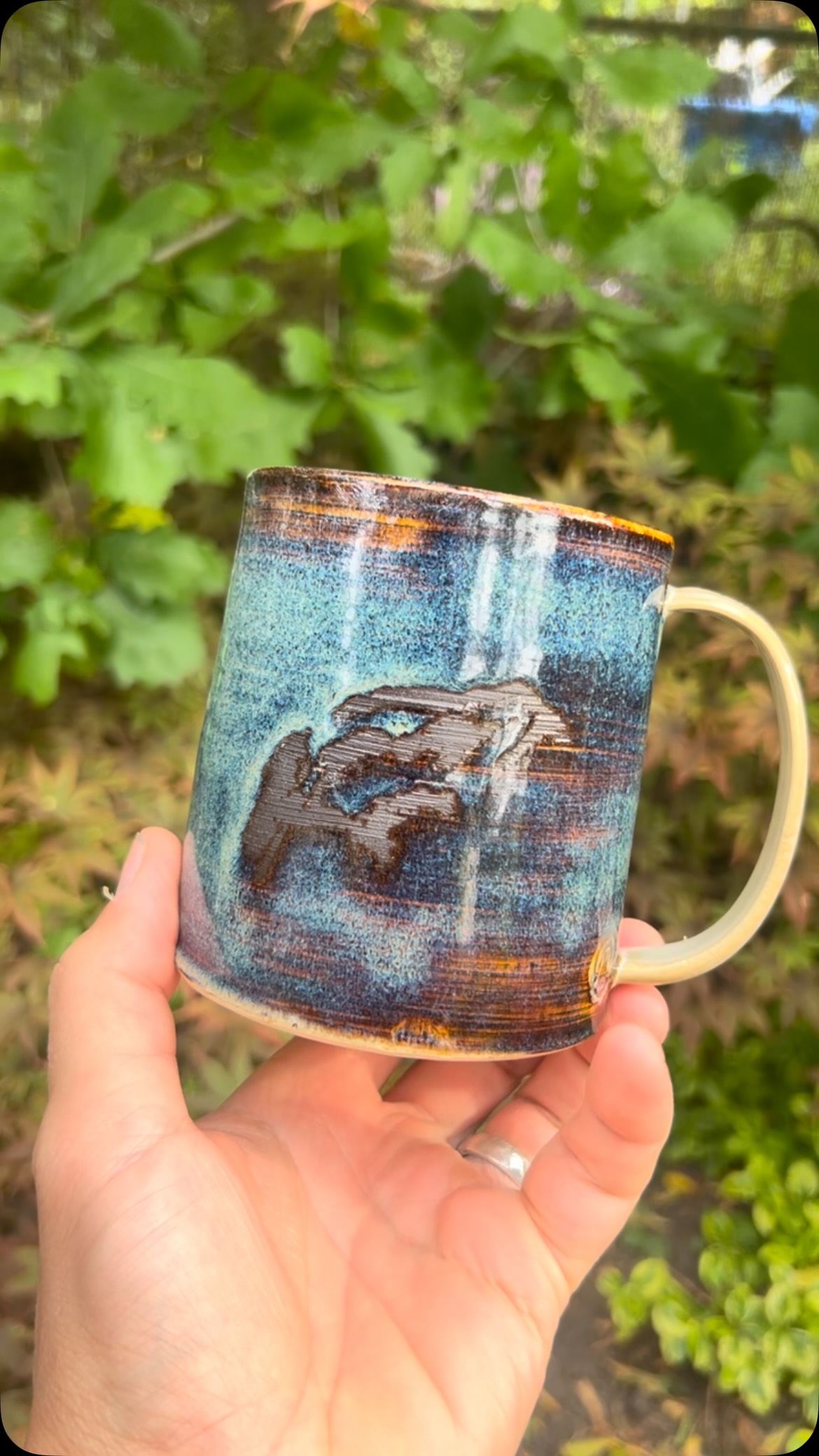 Nouvelle tasse corbeau
#céramique #poterie #contemporaryceramics #canadianceramics #도자기