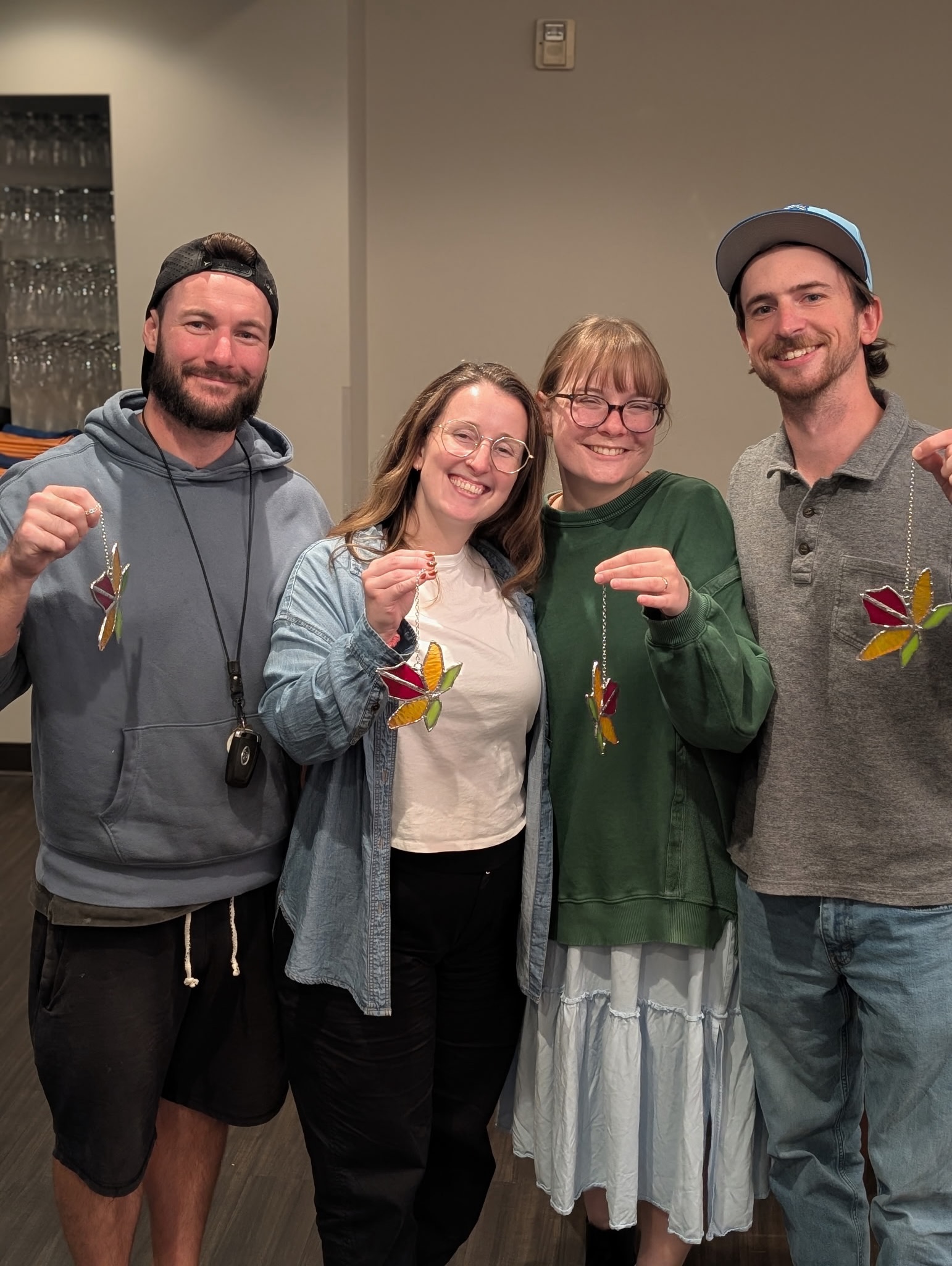 I can’t beLEAF the talent our guests have! Another stained glass success! 🙌🏼
🍁 Stained Glass Leaf Workshop hosted by @forgedfromashestudios
🧂 at @salt.restaurant.syracuse in @collegian.syracuse.hotel
🧡 #rightmindsyracuse #syracuse
.
.
.
.
#downtownsyracuse #syracuseuniversity #syracuseevents