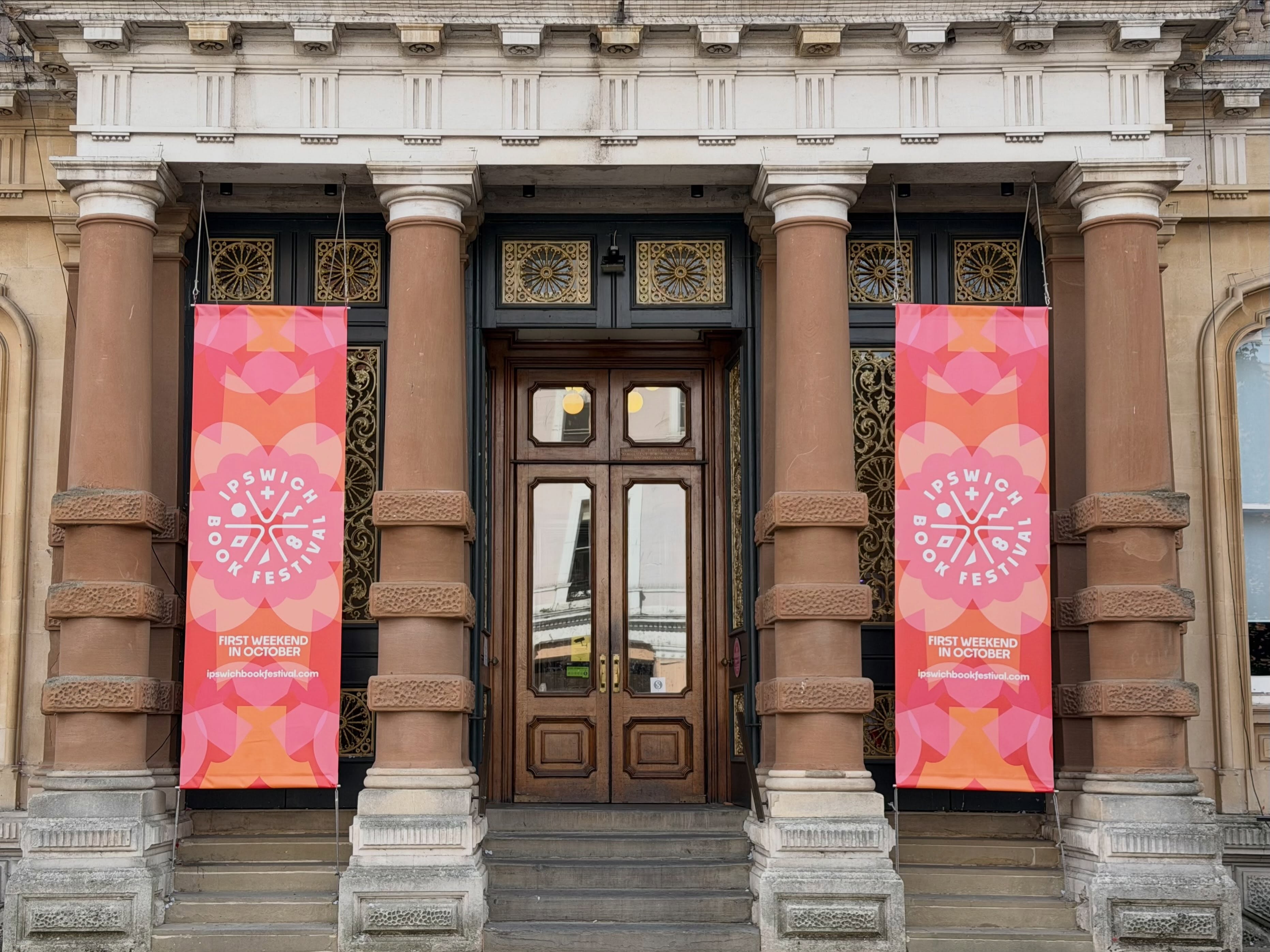 Would you look at that … 😍😍😍
Huge thanks to @ipswichboroughcouncil for flying the flags for @ipswichbookfestival at the Town Hall.
It was a ‘pinch me’ moment last year, seeing our huge banners up on this incredible building, and it’s a ‘pinch me’ moment this time around too.
And huge thanks as always to our amazing and wonderful Creative Partners - @whatassociates ❤️