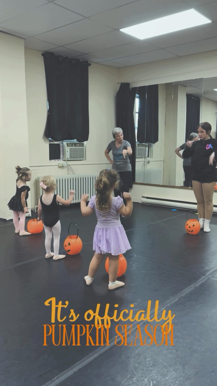 Cutest Trick or Treaters Knocking on the door! 🎃
We love Pumpkin Season and all things Halloween! 🧡
#pumpkinseason #fallishere #trickortreaters #dancestudio #downtownbelleville