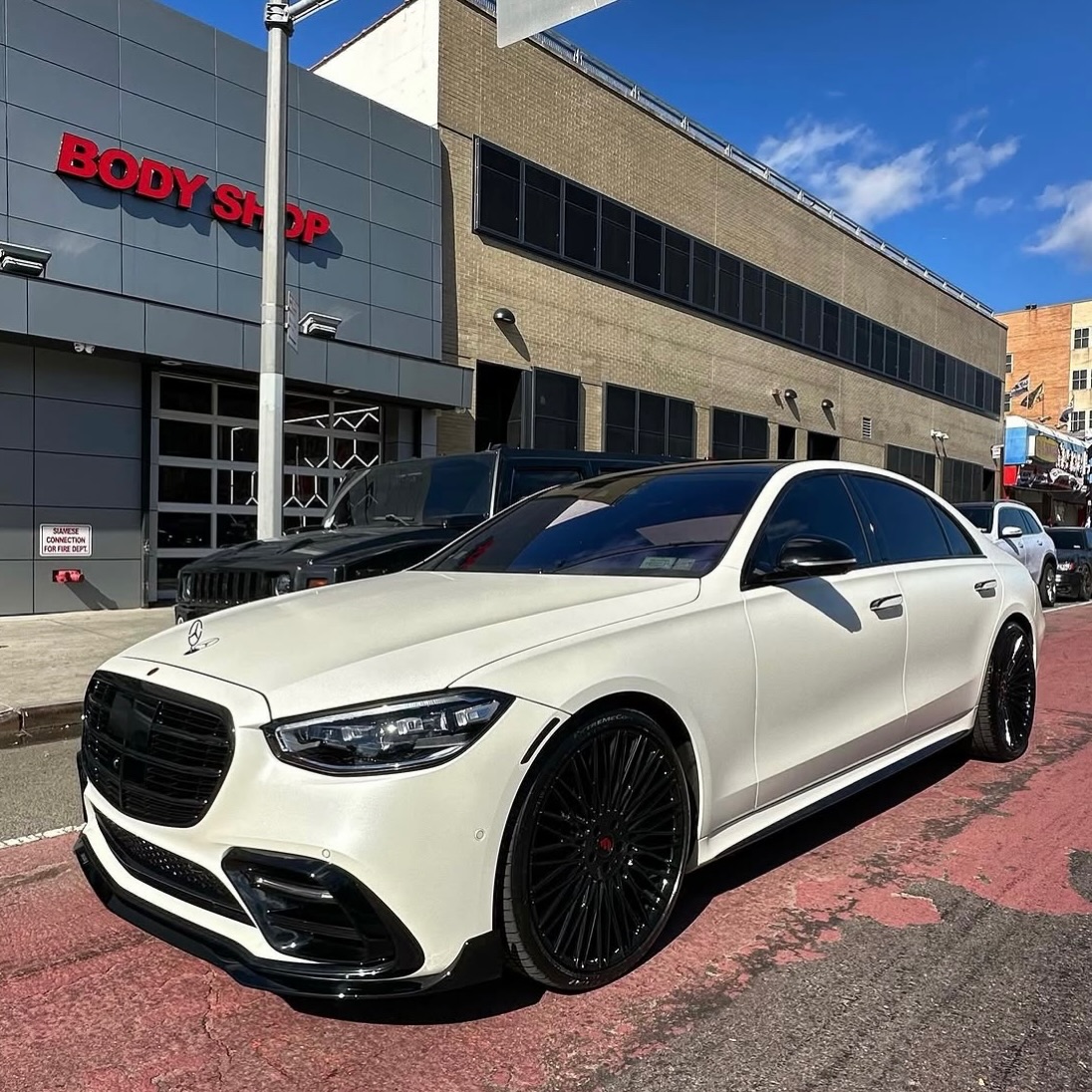 S580 Vanilla frozen wrapped🍦, 22” @forgiato @wheels, Aero kit piano black finish, chrome deleted, candy red calipers and more 🤍🖤❤️ #autosportsbx #mercedes #wrapped #forgiato #customized