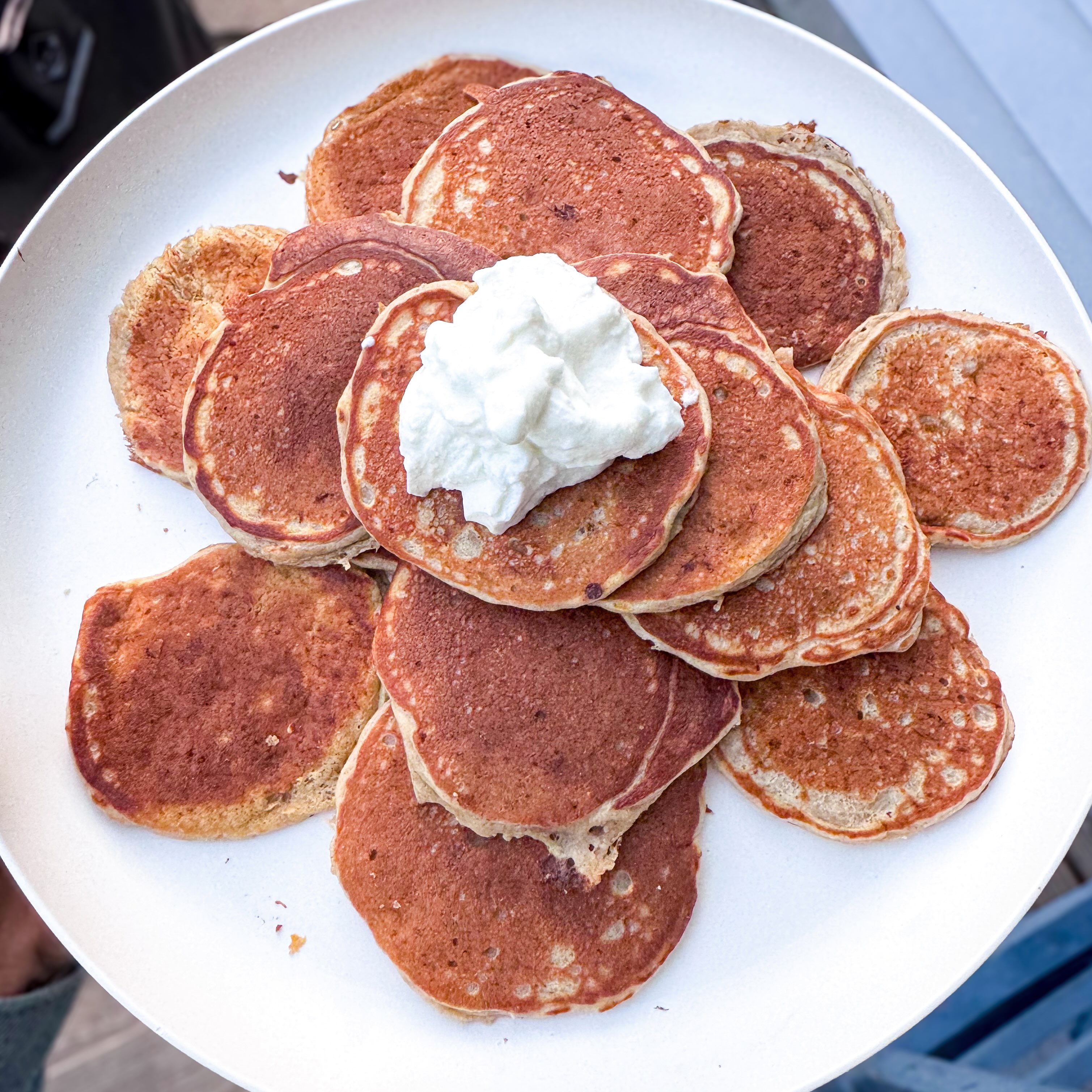 Didn’t think I’d miss out on #nationalpancakeday did you 😉 I’ve been playing around in the kitchen lately with new recipes, but had to take it back to the OG.
Banana Yogurt Pancakes ( probably made with all ingredients you have 😉, super budget friendly & easy to make!)
• 1/2 cup oats/ oat flour! I usually grind oats in a coffee grinder or blender
• 1 banana
• 1/4c of Greek yogurt ( can also sub for applesauce or cottage cheese)
• 2 eggs
• cinnamon, baking powder & vanilla extract measured with the heart ❤️
• Optional addition: protein powder or collagen
Full recipe on the blog! I love adding the rest of the Greek yogurt container to the top for additional protein and yums.
Fun fact: In high school.. this was my Monday meal every week after my 7-8:30pm dance class because I HAD to sprint to my bedroom TV watch DWTS.. so I made my mom make this for me every week 🤣
#bananapancakes #nationalpancakeday #healthyrecipes #wholefoods