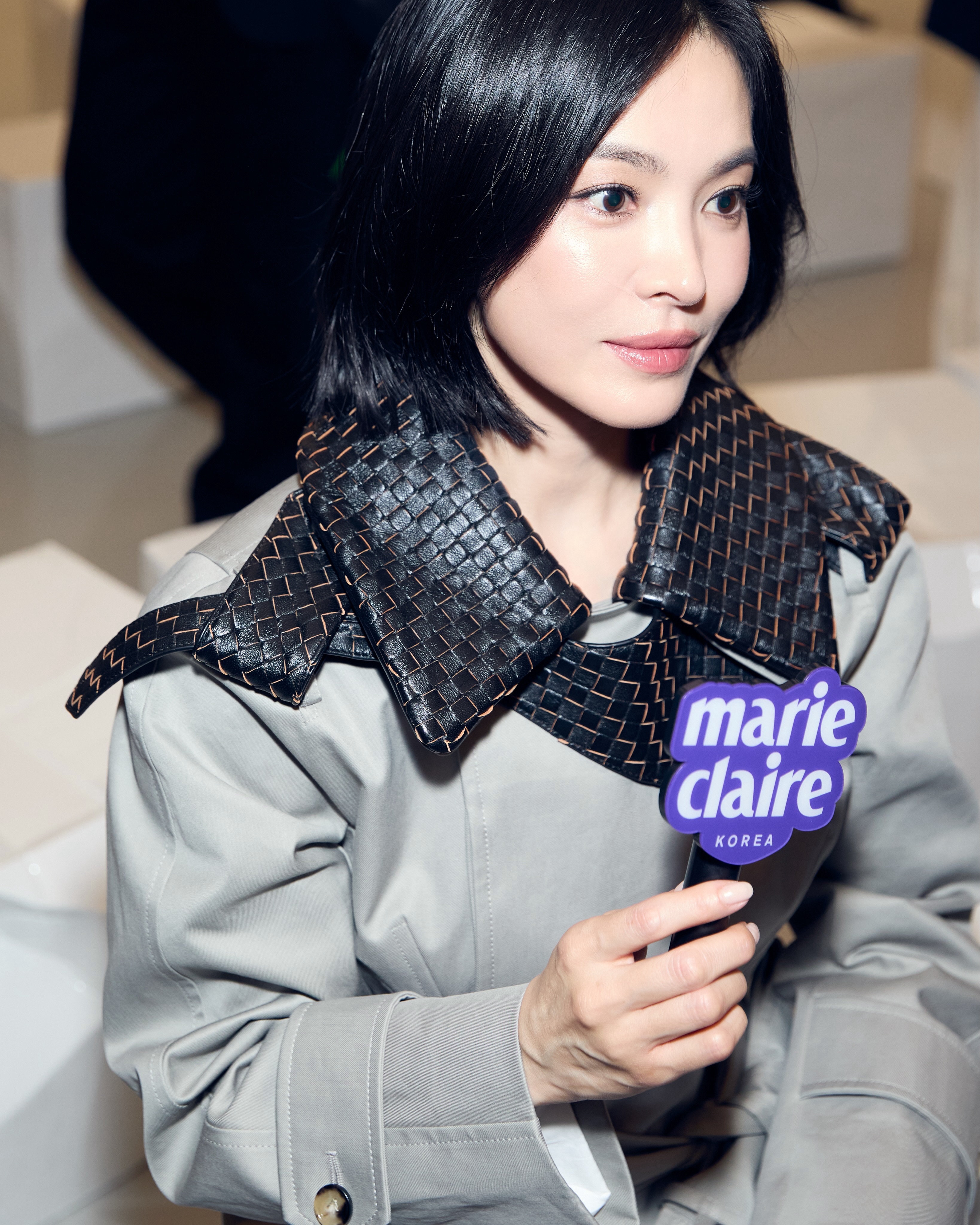 @iammaeng Elle est Bottega 🤎
Coiffure @shonhyejin
Maquillage @iammaeng @qqiiom #우선
Stylisme @with.hyunkyoung
📸 @sangsanghun 🤳🏼 @jaylim1