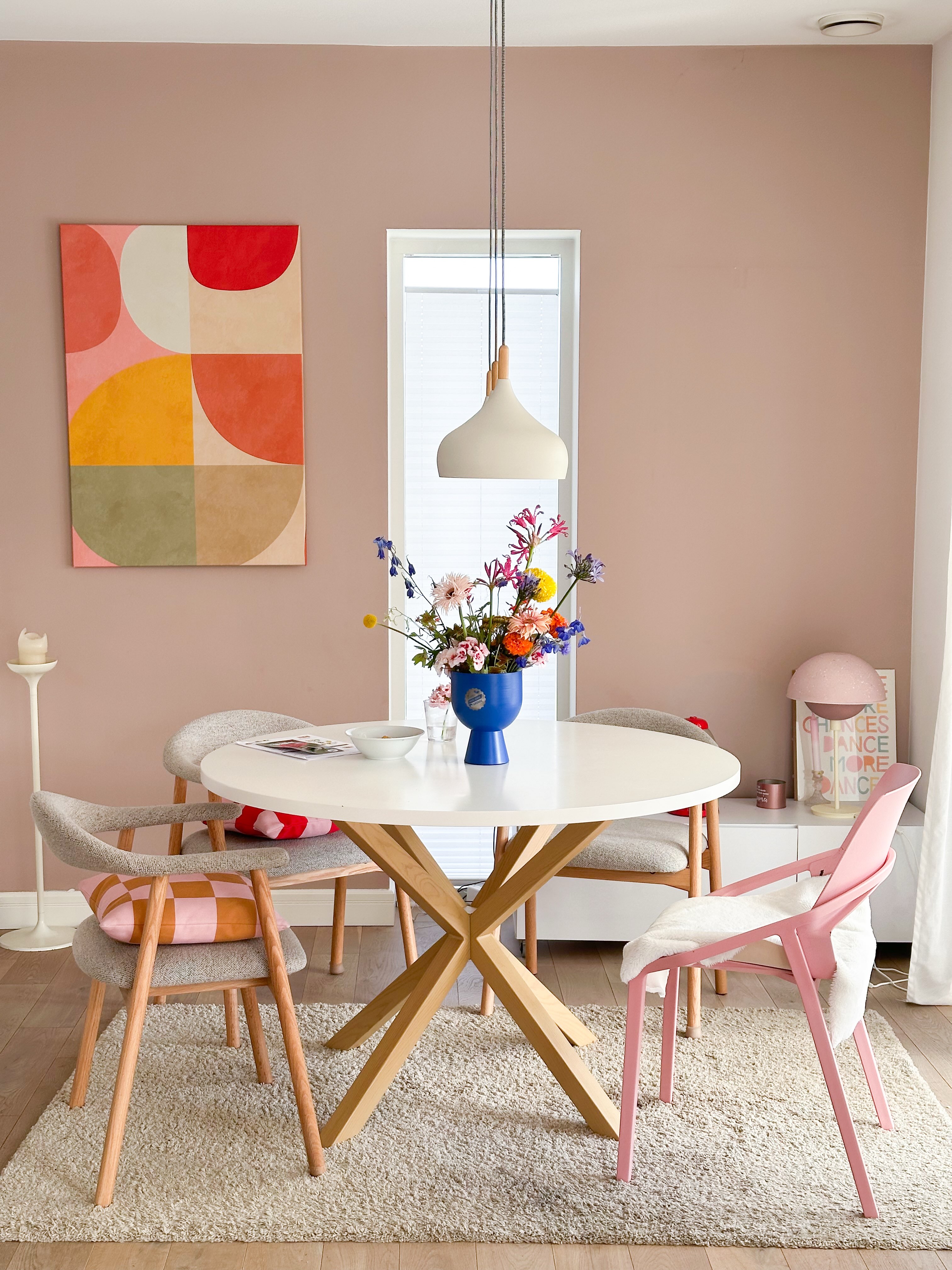 Guten Start ihr Lieben🌸
Ich erfreue mich noch an meinen Blümchen, die ich von der Inspo mitgebracht habe. Sie machen den ganzen Raum schöner☺️
Habt es gut heute ☕️
# colorful #colorfulliving #freshflowers #interior