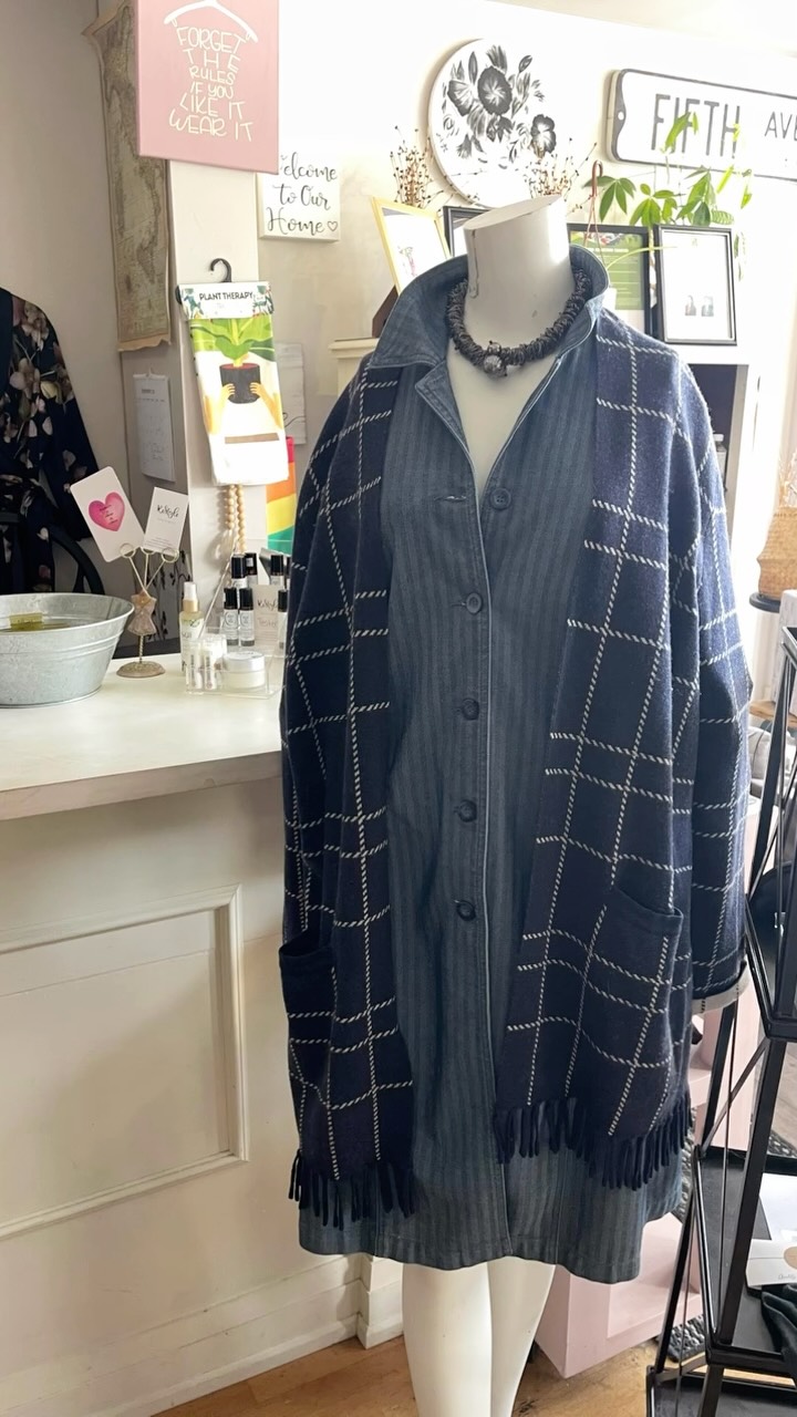 Sweaters, boots , coats oh my! 🍂 Fall is officially here! Store is packed with new arrivals waiting for you to explore. We hope to see you soon 🫶