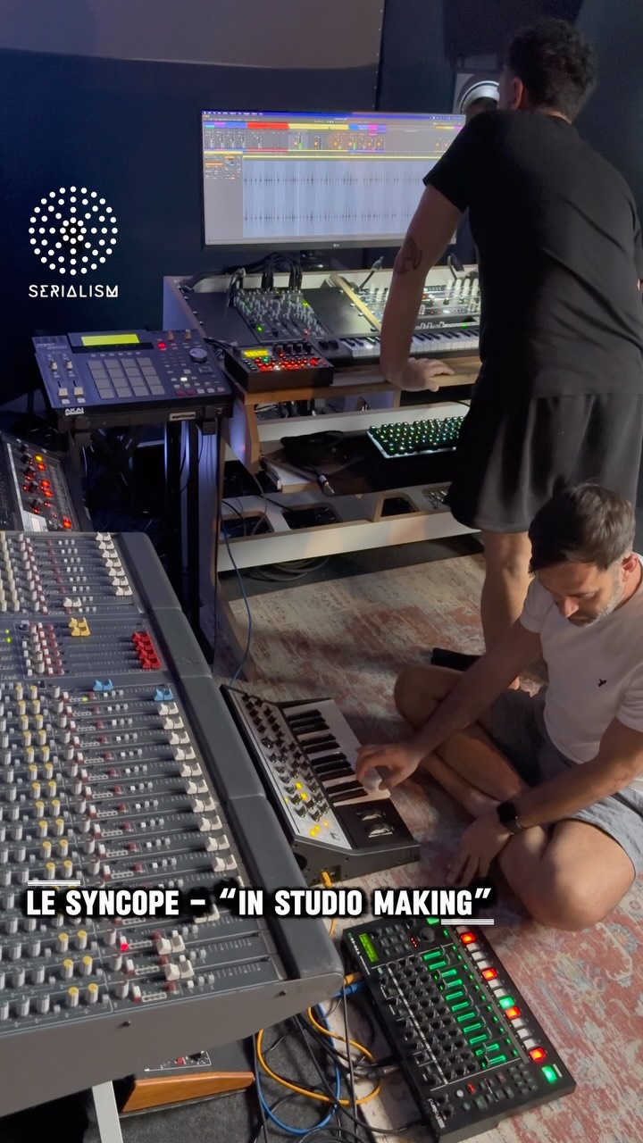 Le Syncope by @lorenzo_chiabotti & @weg_music >> behind the scenes of the creative process.
Taken from Nowhere Fast Vol. 2, the new vinyl-only release celebrating 20 years of Serialism Records, featuring music by Rich NxT, Dana Ruh, Sublee and Lorenzo Chiabotti & Weg.
Out now on @serialism_records