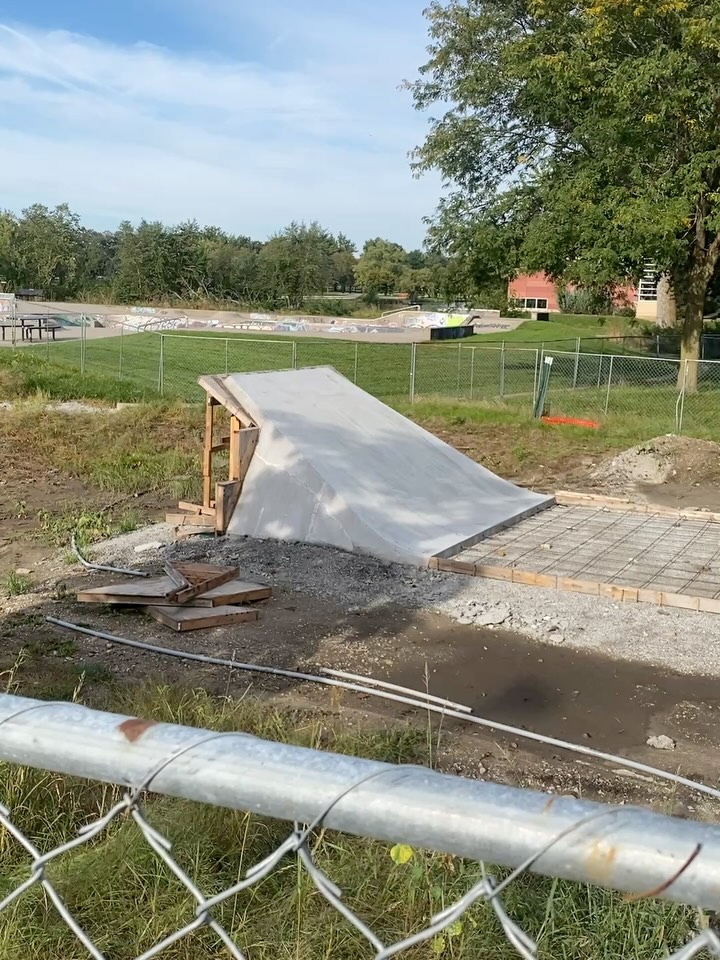 I’ve been riding past the new Iowa City Skatepark and Pump-Track almost every day since they started construction this Spring. All the rain has really slowed things down but the crew is hard at work every time I ride by! Here’s some videos of the progress. The majority of the skatepark side seems to be close to complete and they’ve got gravel and dirt hauled in to start working on the Pump-Track!
.
Here’s to hoping for a Late-Fall completion! This thing is a lot bigger than the initial mock ups suggest… the more they complete the more excited I get that it’s going to be a super cool park.
.
We are so excited we already have a fleet of BMX Bikes and Dirt Jumpers on our sales floor ready to rip this park once it’s finished! Come check out our selection from Sunday BMX, Fairdale, & Free Agent!
.
@bikeiowacity @icparksandrec #iowacityskatepark #skatepark #pumptrack