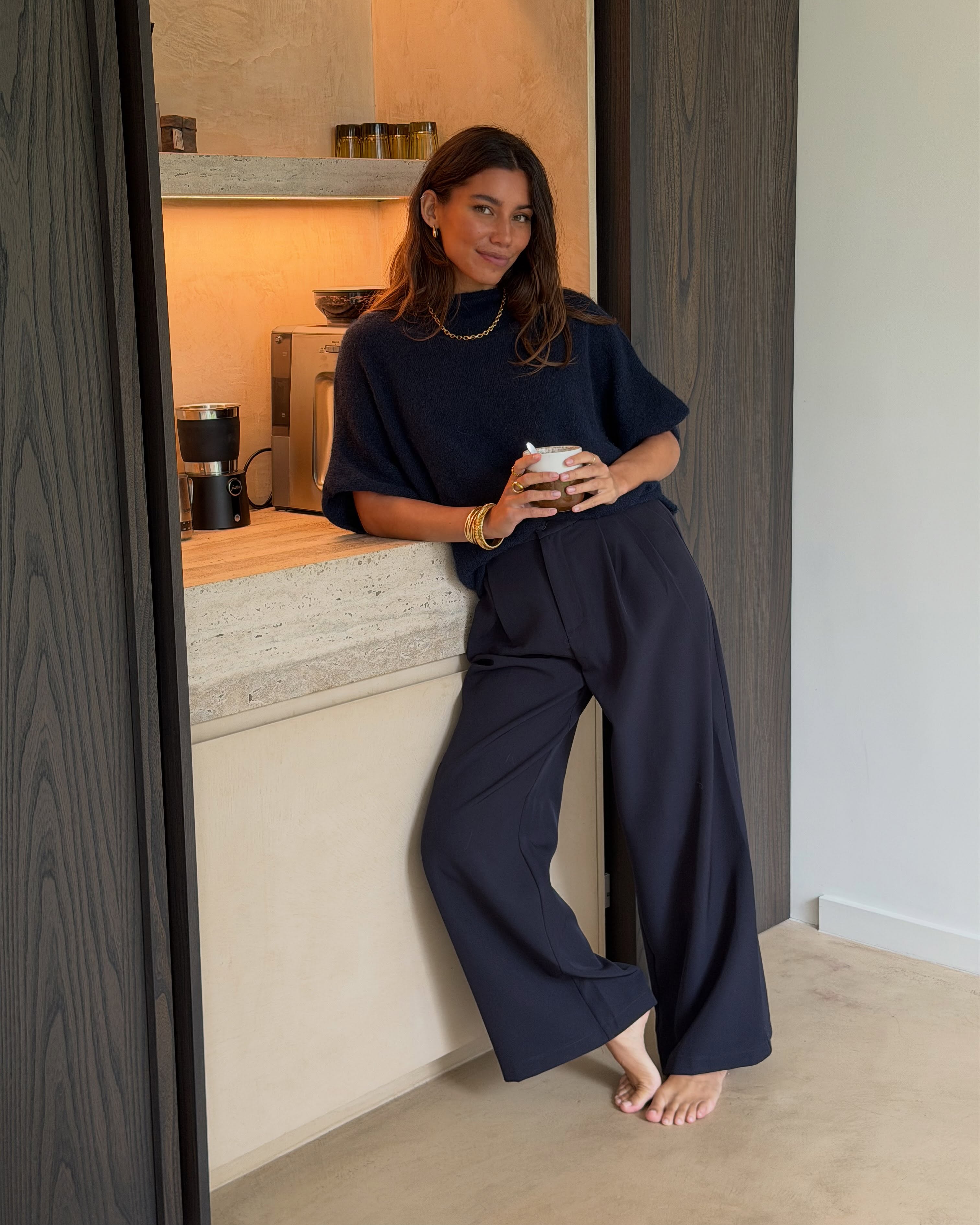 One coffee and a nice outfit please 🤍
Shop onze Florence pantalon en Olivia knitwear nu online en in de winkel.
www.juliabybb.com
#juliabybb #juliaturnhout #onlinewebshop #ootd #outfit