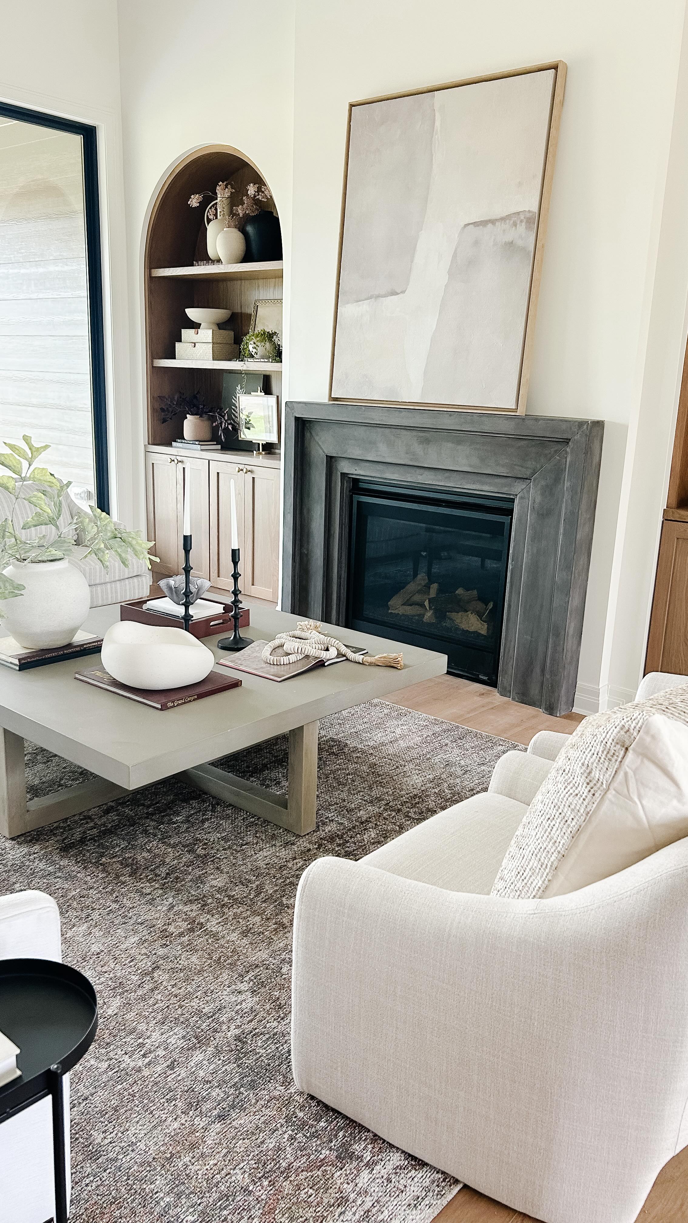 Professional home staging helps you sell your home quickly and for top dollar. Don’t waste time, don’t leave money on the table, and for crying out loud… absolutely DON’T use virtual staging; you aren’t fooling anyone! 🤨#wichitahomestaging #stagedtosell #wichitadesign #ict