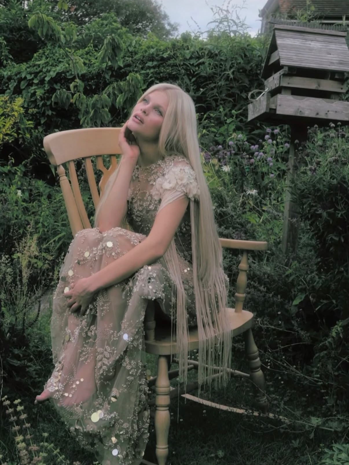 .
Dreamy ethereal soul @gabryl_music wearing the Night Phlox gown. 🦢
MUA @mayalewisbridaldesigns @mayalewismakeup
Music @gabryl_music
.
.
.
.
.