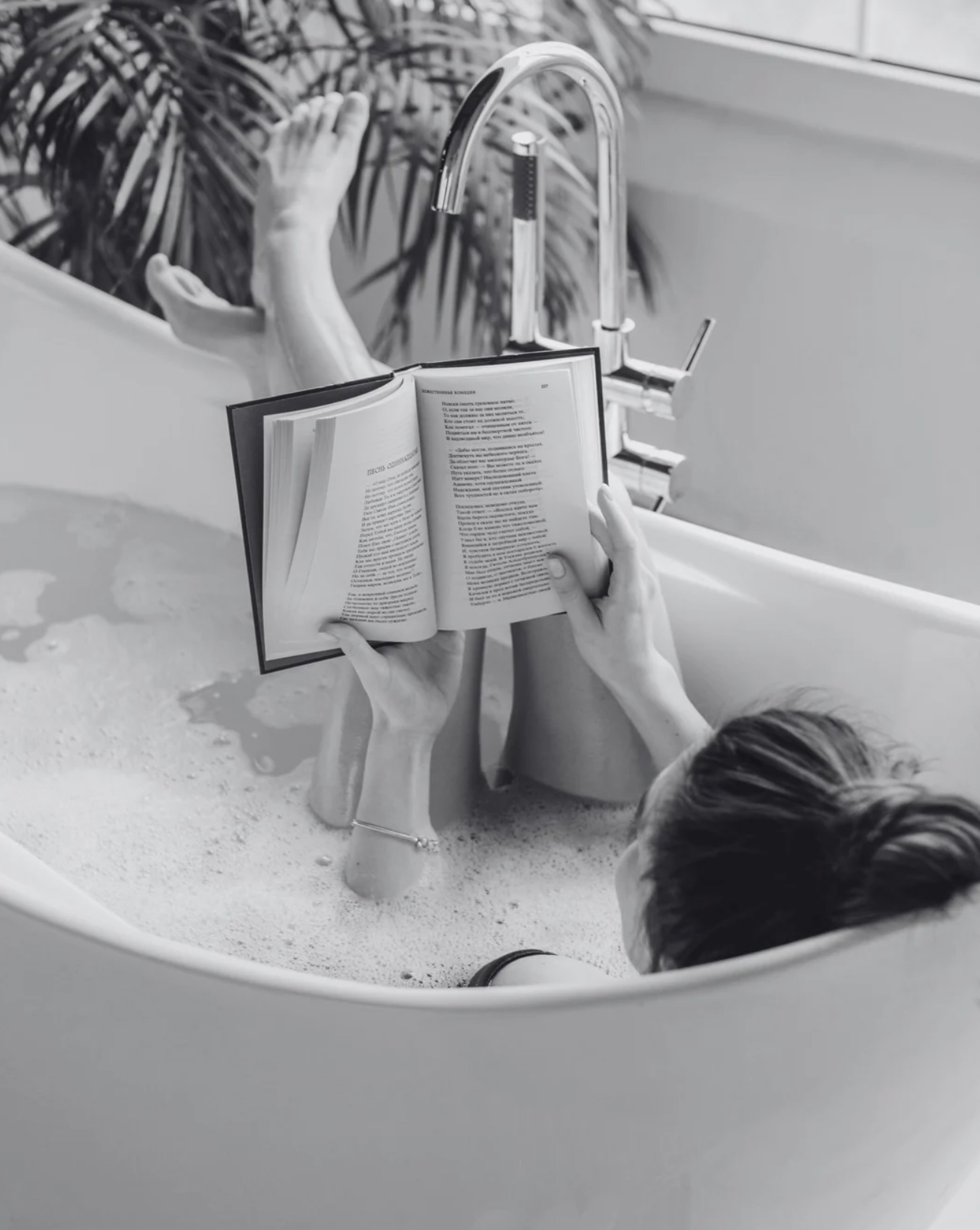 A warm bath can be a simple way to support your body and mind:
✨ Relax tense muscles
😌 Reduce stress and promote relaxation
💤 Help you wind down before bed
🩸 Encourage circulation
💆♀️ Soothe everyday aches and tension
🧘♀️ Create a moment to slow down and reconnect with yourself
Sometimes self-care really is as simple as turning off the lights, running the bath, and taking a little time for you.
#selfcare #rest #recover #heal #barrie