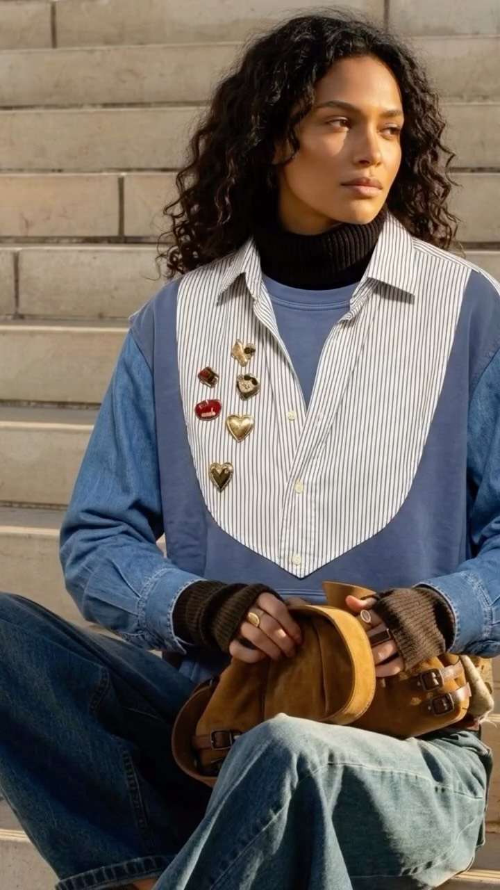 Ils sont de retour ! 🤍
Penser la mode autrement, c’est donner une seconde vie à de belles matières tout en créant des pièces qui ont une âme. Nos nouveaux sweat-shirts en upcycling débarquent, et ils ne ressemblent à aucun autre.
Chaque modèle est totalement unique. C’est la rencontre parfaite entre le charme du vintage, l’art de la réutilisation et un savoir-faire minutieux avec des finitions main aux accents couture qui font toute la différence.
🌍 Parce que l’unique est encore plus beau quand il respecte la planète.
Prête à adopter le vôtre ? Dites-nous en commentaire quel style vous fait craquer ! 👇
#upcycling #modedurable #slowfashion #oneoffpiece #faitmain