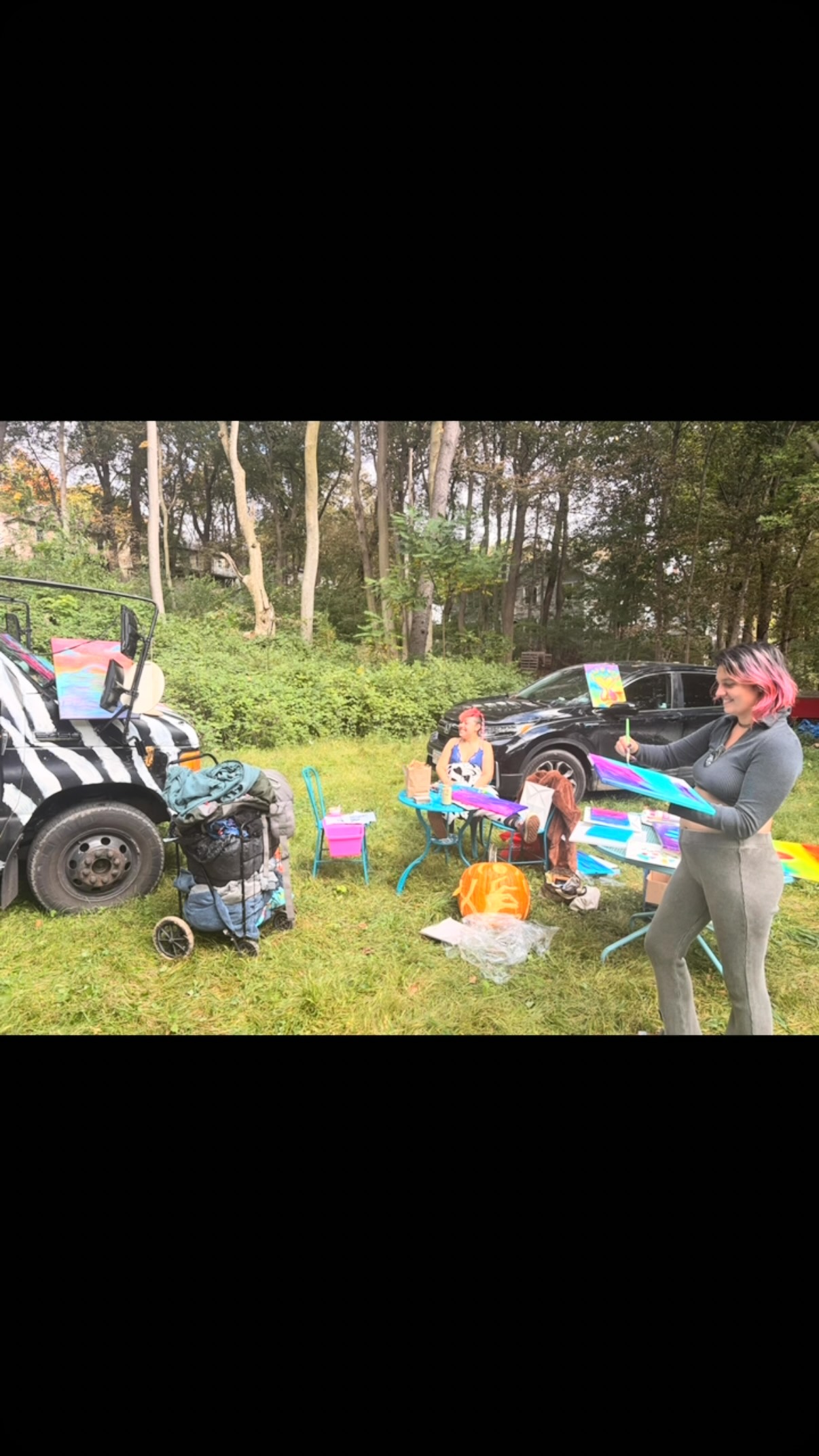 No explanation necessary. The Cow-Mobile arrived. 🐄🎶
An impromptu cow weekend at Chase Hill.
#CowMobile #Cow #ChaseHill #Berkshires #namazing
