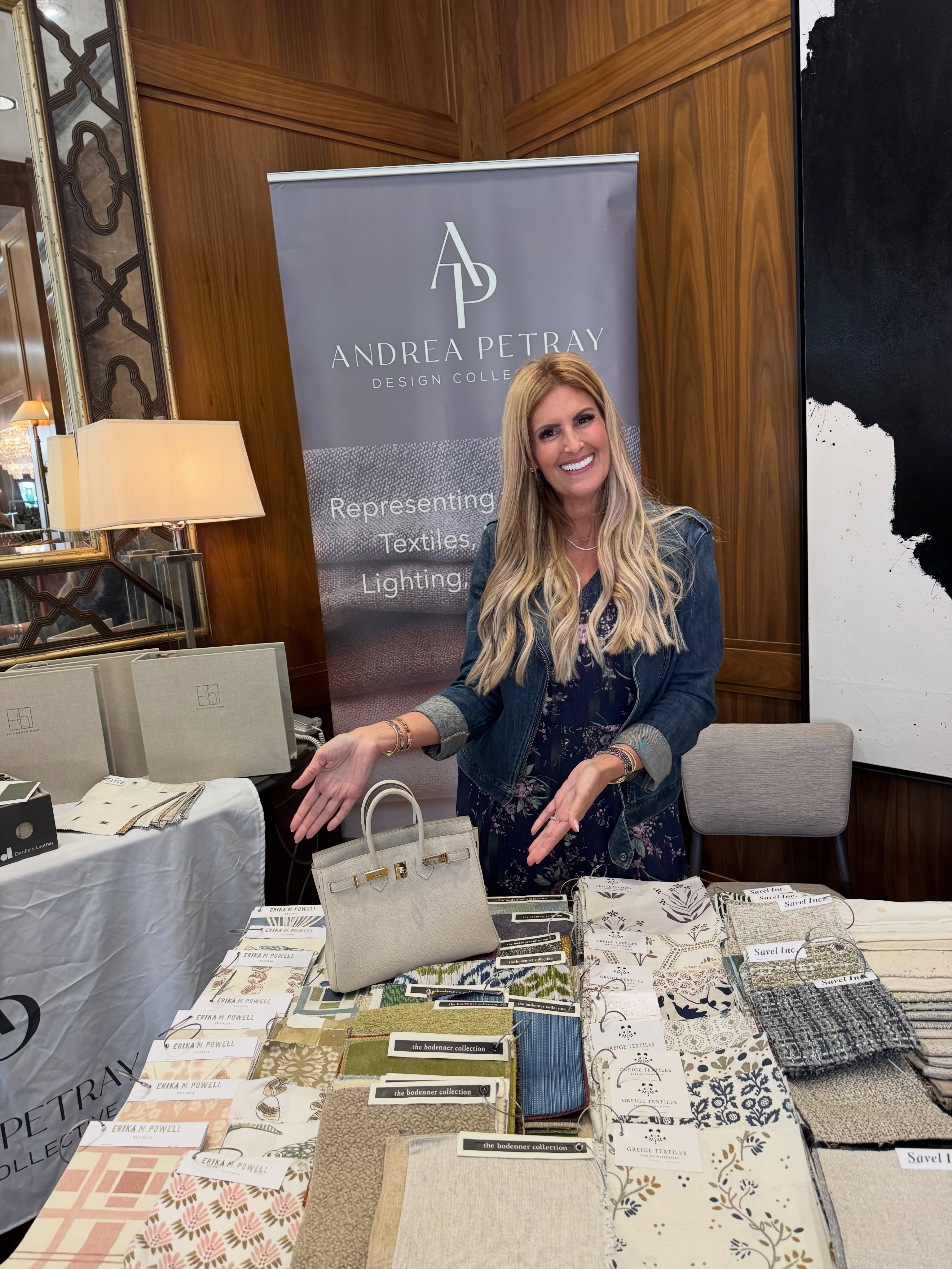 Am I selling fabrics or Birkins? 😂
I may have spent more time trying to get @crystalconsiglio to give me her Birkin than selling fabrics. 🤣🤍