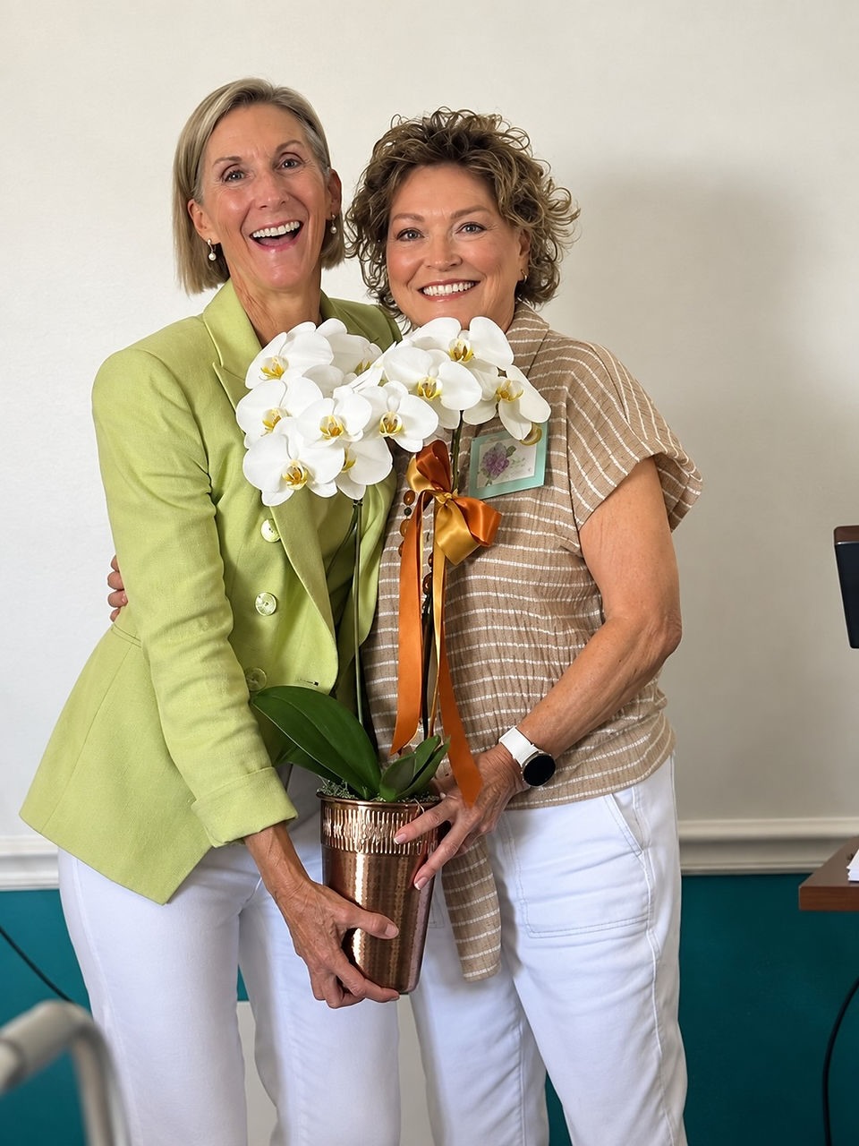 🌿 Honoring Our Roots, Growing Our Future 🌿
We kicked off our new Garden Club year with a look back at where it all began. President Catherine Steisel took us through more than 50 years of Naples Islands Garden Club history from Cassie Mae and Arv Luce’s conversation over a garden fence in 1973 to the organization we are today. 💚
What began with two neighbors wanting to make Naples more beautiful has grown into a 501(c)(3) nonprofit, with generations of members volunteering their time and talents to support and care for beautification projects throughout our community.
🌹 And, of course, no Garden Club meeting is complete without flowers! This month’s beautiful arrangements were by member Sally Springer, with Hospitality Chair Annie Brown welcoming everyone back in true Garden Club style.
#NaplesIsland #LongBeachCA #CommunityBeautification