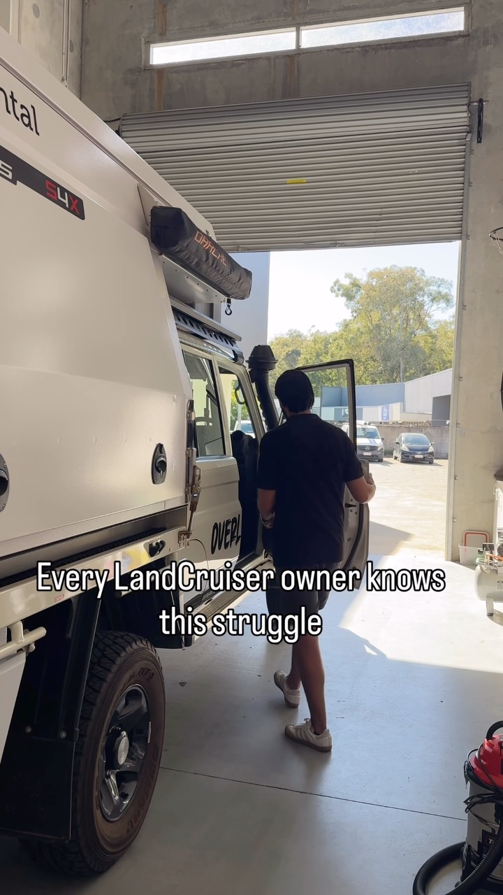 __Just gotta give it the ol’ slam 🫲🏽
#landcruiserclub
#landcruiser79
#struggleisreal
#fyp
#tommycampers