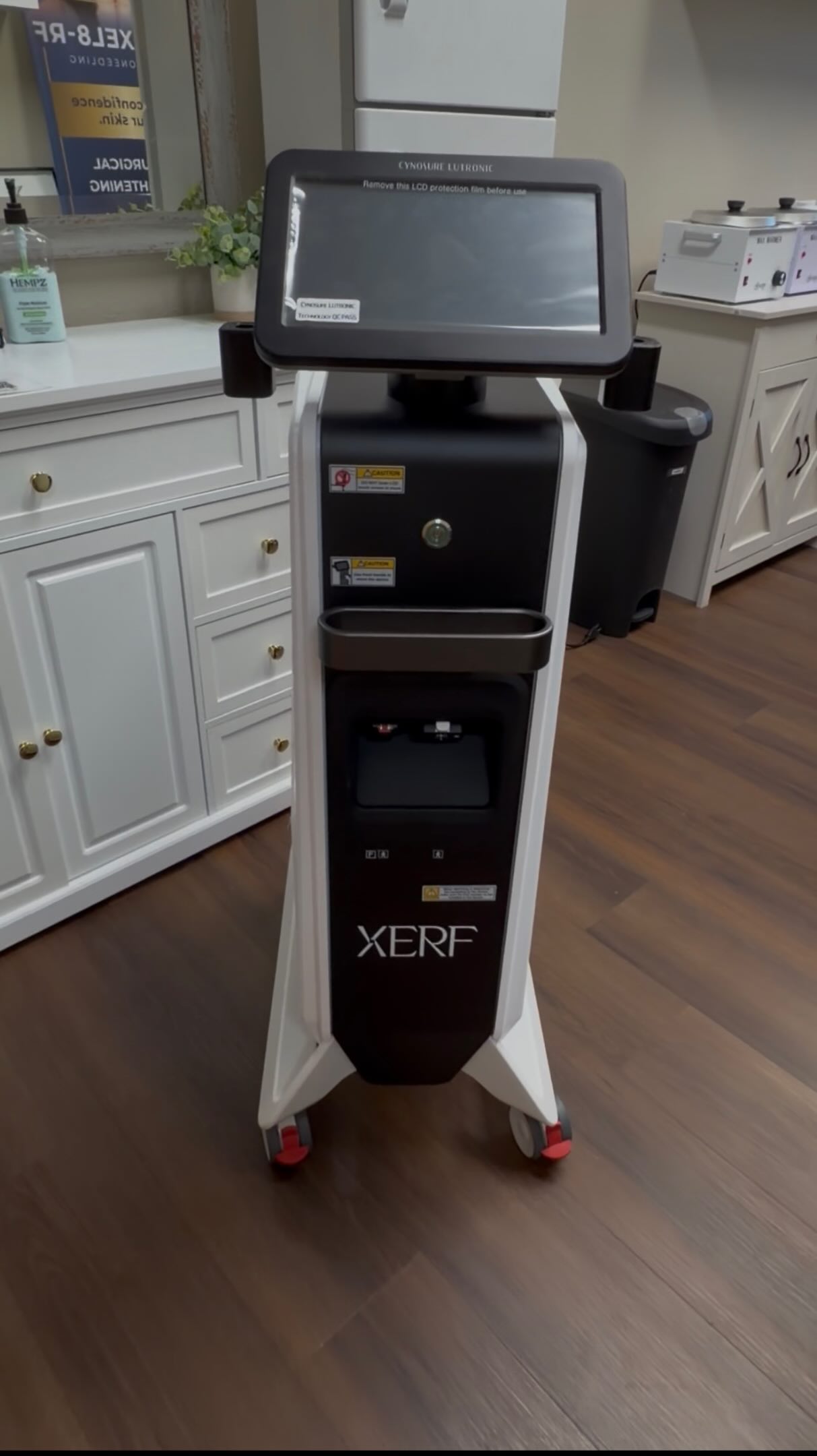✨ Lift. Tighten. Define. No downtime.
XERF uses advanced dual-frequency radiofrequency to stimulate collagen, firm lax skin, and improve facial contours—helping create a smoother, tighter, more refreshed appearance.
#XERF #SkinTightening #CollagenBoost #BrainerdLakes #lakesareaivwellness