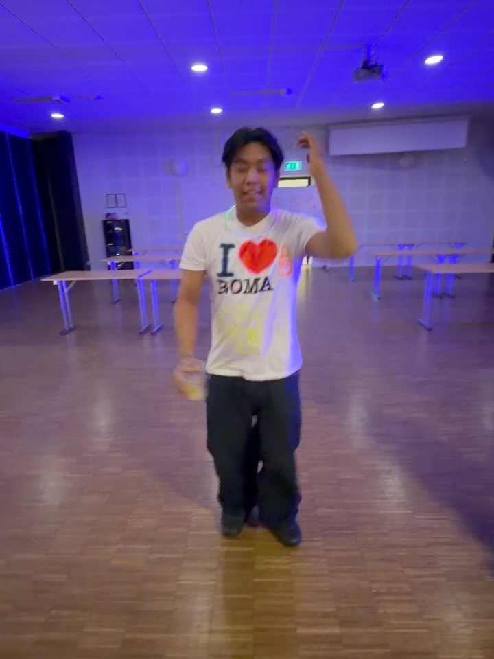 UV festen var højt humør og lækre dansemoves! Tak for festen, EG 🧡♥️🩵🩷💙💚💛💜 #viereg #hverdagsglimt #fyp