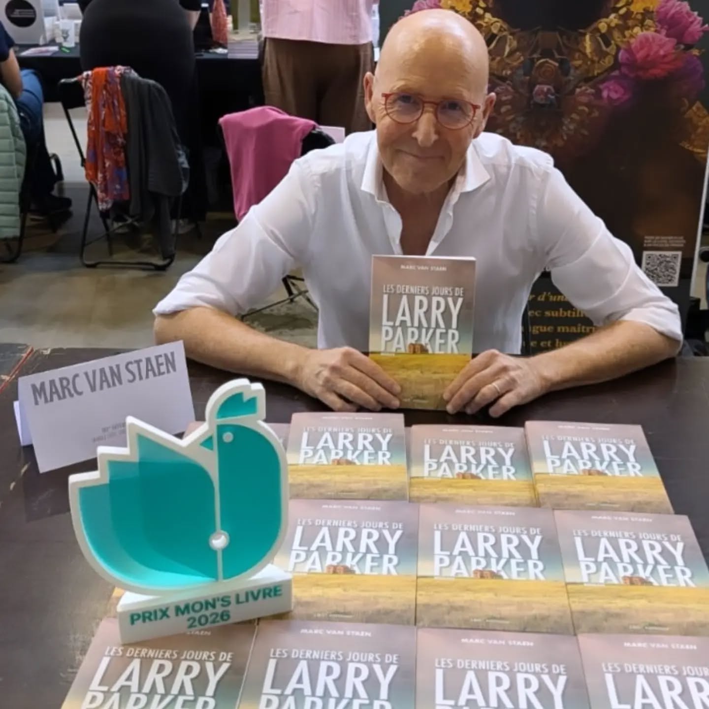 Nous sommes extrêmement fiers de vous annoncer que Marc Van Staen est lauréat 2026 du Prix Mon's Livre pour son roman "Les derniers jours de Larry Parker" ! 🤗🥰🥳
.
.
.
#180editions #mangezlocallisezlocal #prixmonslivre