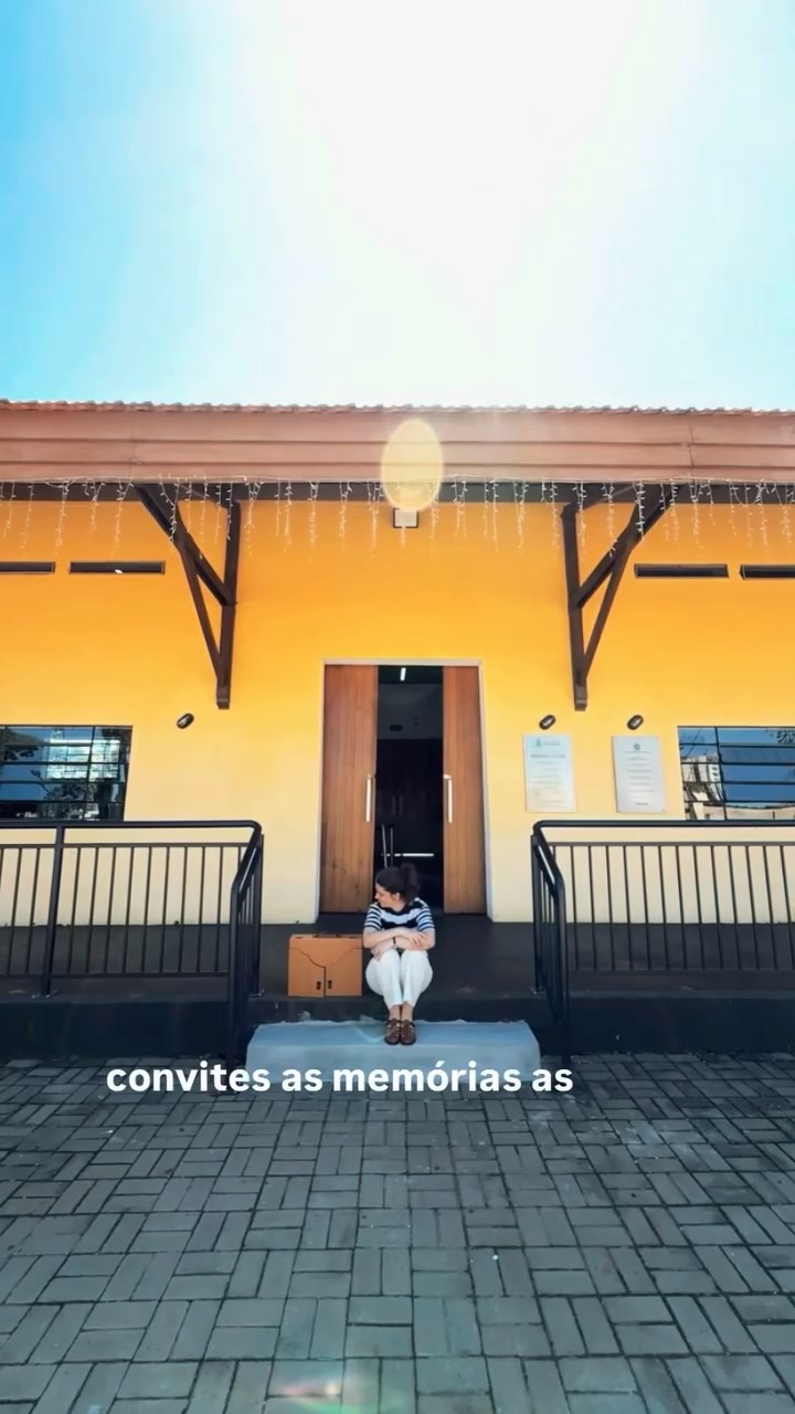 Através do #sesiculturapr percorremos seis cidades, sendo Alvorada do Sul, Sertanópolis, Rolândia, Rondon, Cianorte e Sarandi, com a oficina de Kamishibai. Compartilhando com as pessoas esse caminho de pesquisa e convidando todos para esta experiência.
Agradecemos pelo encontro, no desejo de vê-los em breve com suas histórias em Kamishibai.
Obrigado @sesiculturapr ~ foi bonito demais!
#sesipr #teatrodori #kamishibaï #paraná