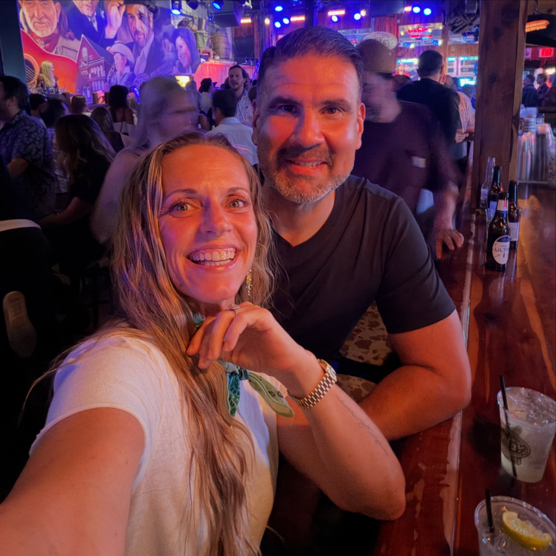 September glimmers.
Nashville date
Sunrises
New Nashville friends
Old Nashville friends
18!
Homecoming
Countdowns
more sunrises