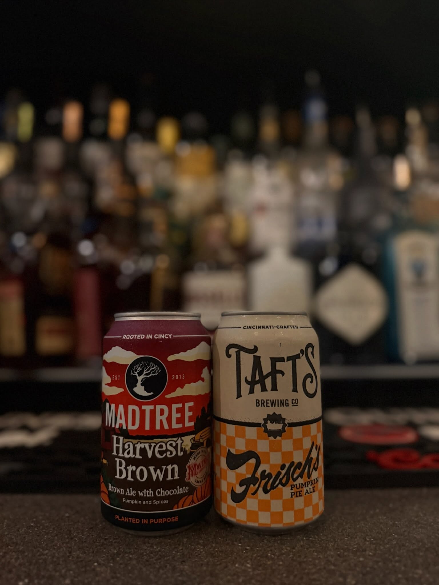 Our latte and cocktail menus weren’t the only ones to get a fall makeover! Say hello to two of our new seasonal beers, brought to you by our friends at @madtreebrewing and @taftsbrewingco 🍻🍂🍁
#cincybrewery #cincydrinks #cincypatios