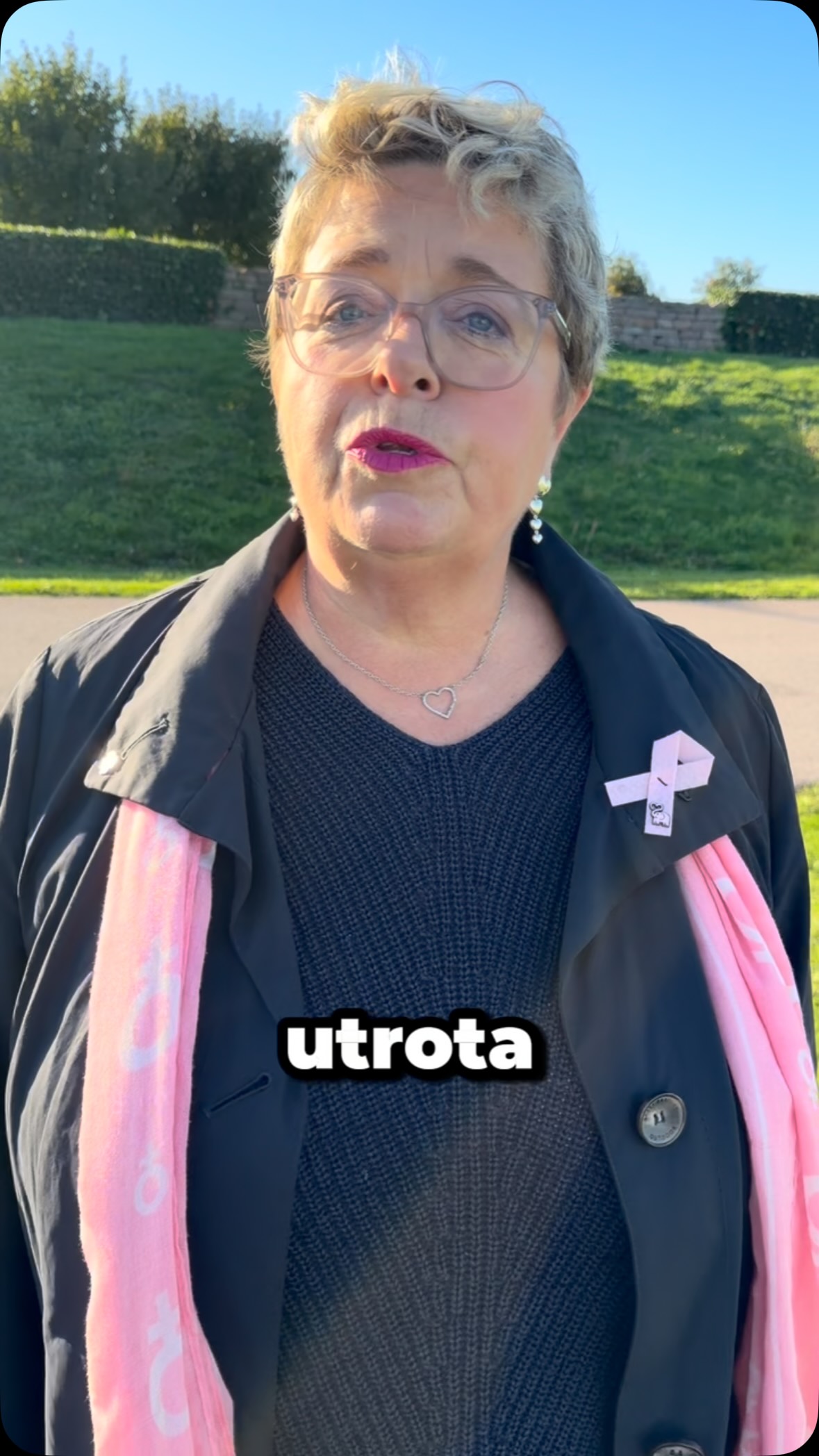 Idag börjar den rosa månaden. Var en del av att stötta forskningen för att utrota bröstcancer.
Köp rosa bandet! 💕