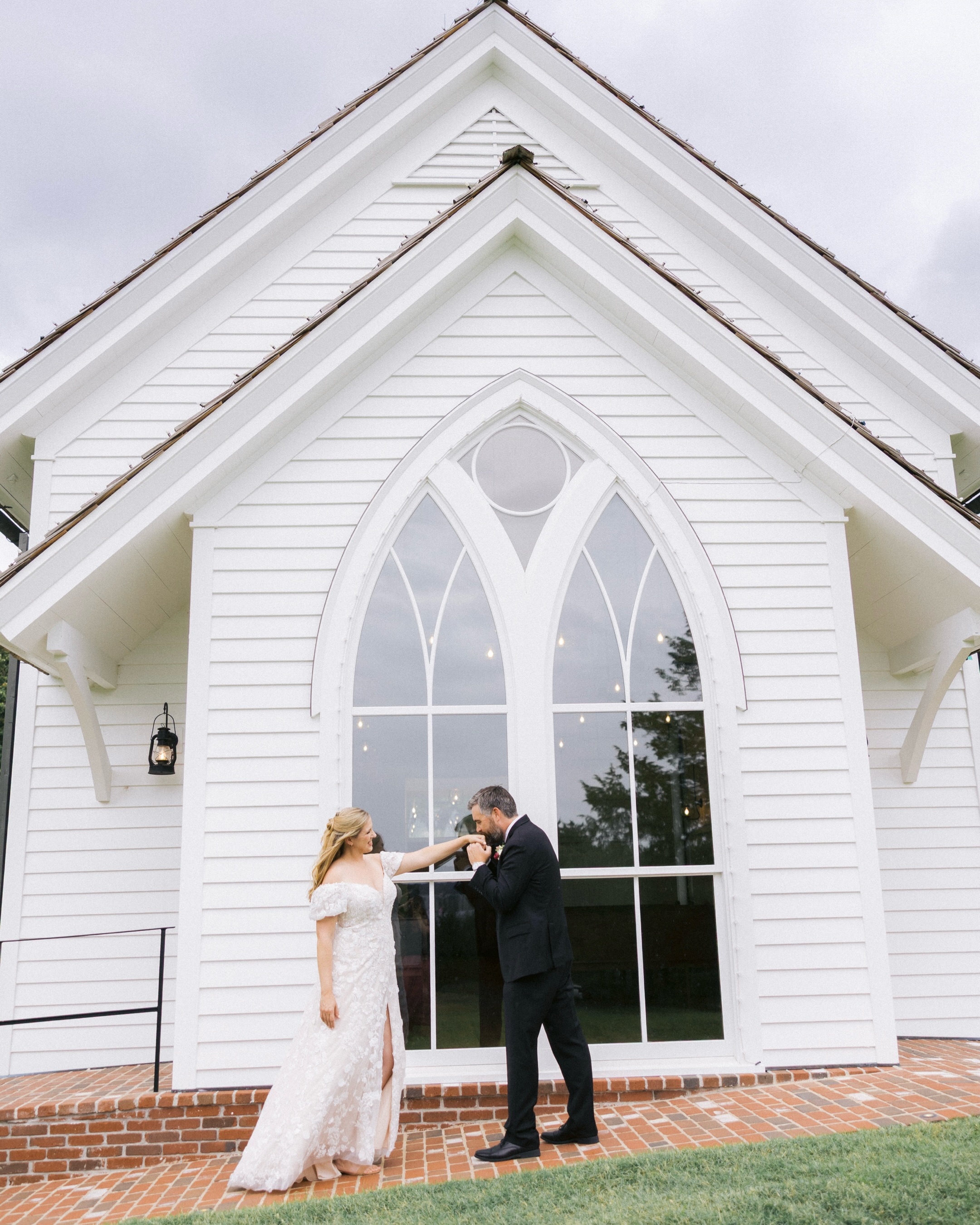 The best part about elopements is that if it’s going to rain that day, we can totally change up the timeline! Thank you to Big Cedar’s amazing wedding manager, Erin for making everything work out flawlessly for this sweet couple & little Parker!
#BigCedarLodgeElopement #GardenChapelElopement #SheriHollowayPhotography #BigCedarLodge #BransonWeddingPhotographer