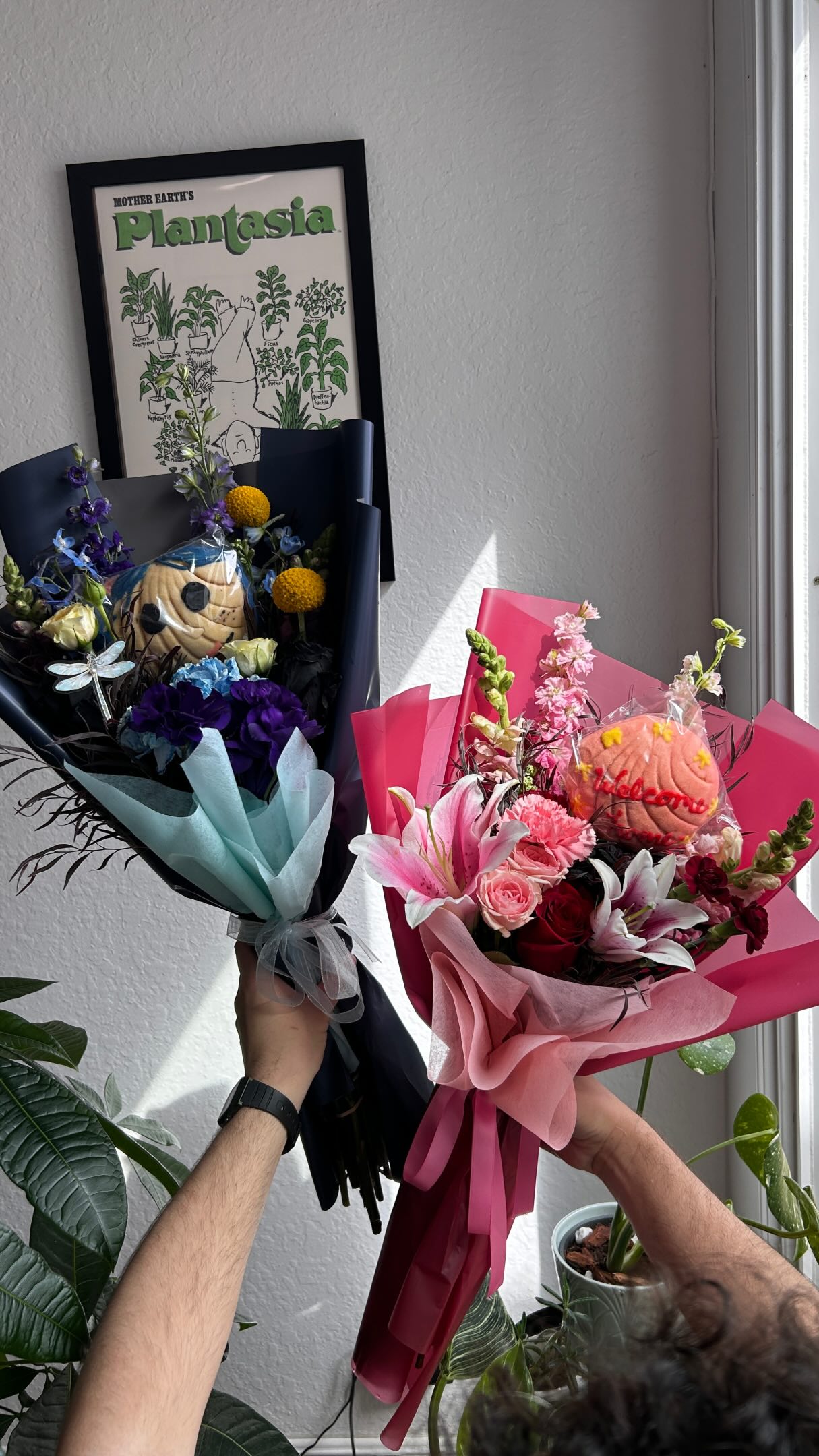 Coraline concha bouquets will be available next week October 10 by order only! Place your order soon 💙⭐️🌀🌙 🎀🖤🕷️🕸️
#coraline #conchas #coralineflowers