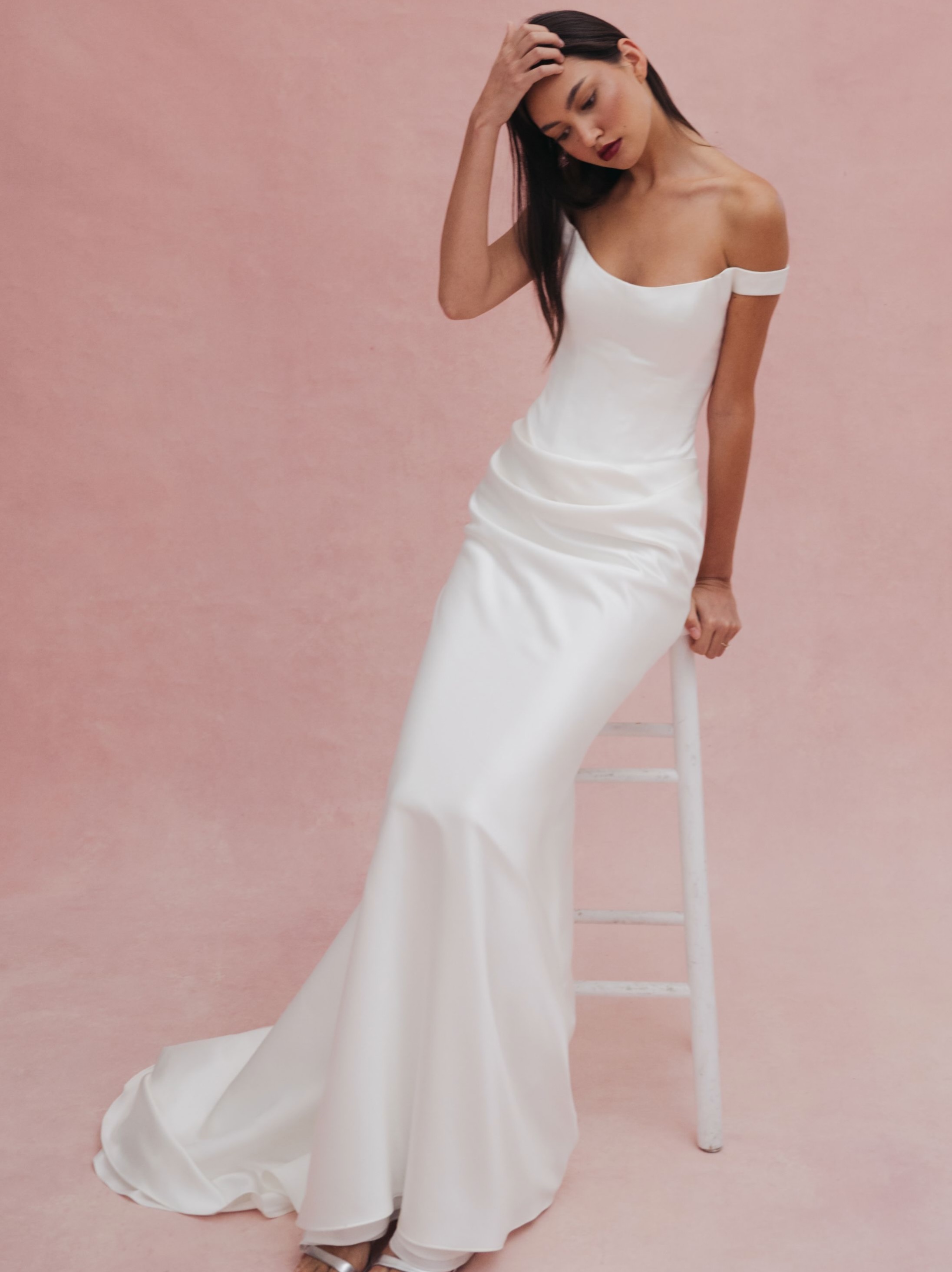 Elisa, currently in store as part of our curve sample sizes, but also on order in a smaller size too because I just love this thick soft fabric.