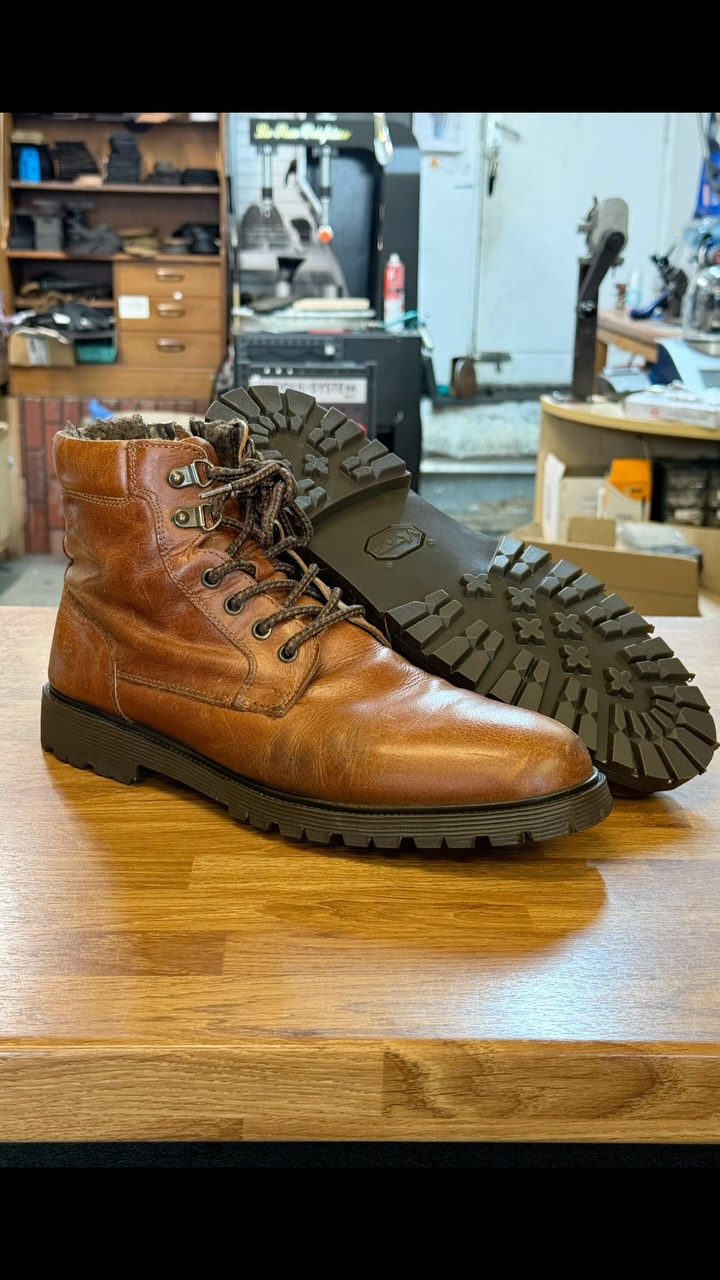 We fit #vibramsoles to all kinds of shoes and boots.
Can be ordered online or instore
#shoerepair #repairifyoucare #vibram #cometocolne