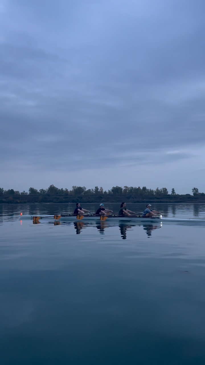 Wake up! It’s the first of the month 🗣️
#trentoncrew #rowing #meters #row