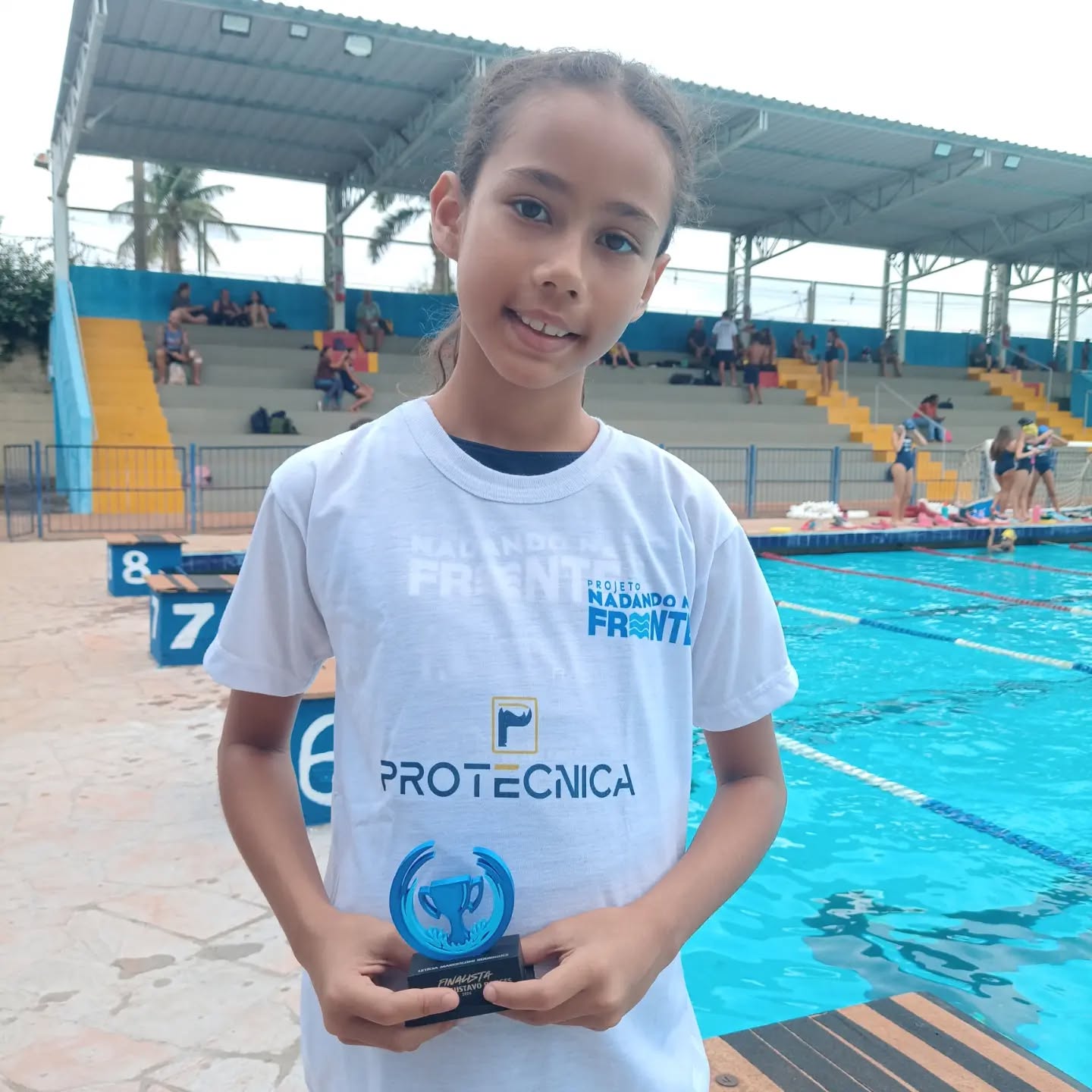 Letícia Marquezine participou da final do Troféu Gustavo Borges de Natação em São Paulo neste domingo.
Só quem apoia sente a importância de uma conquista.
Cada criança que entra na piscina, aprende, evolui e supera seus desafios carrega consigo uma história de dedicação e oportunidades.
E quem apoia faz parte dessa conquista.
Apoiar uma criança é acreditar no futuro!