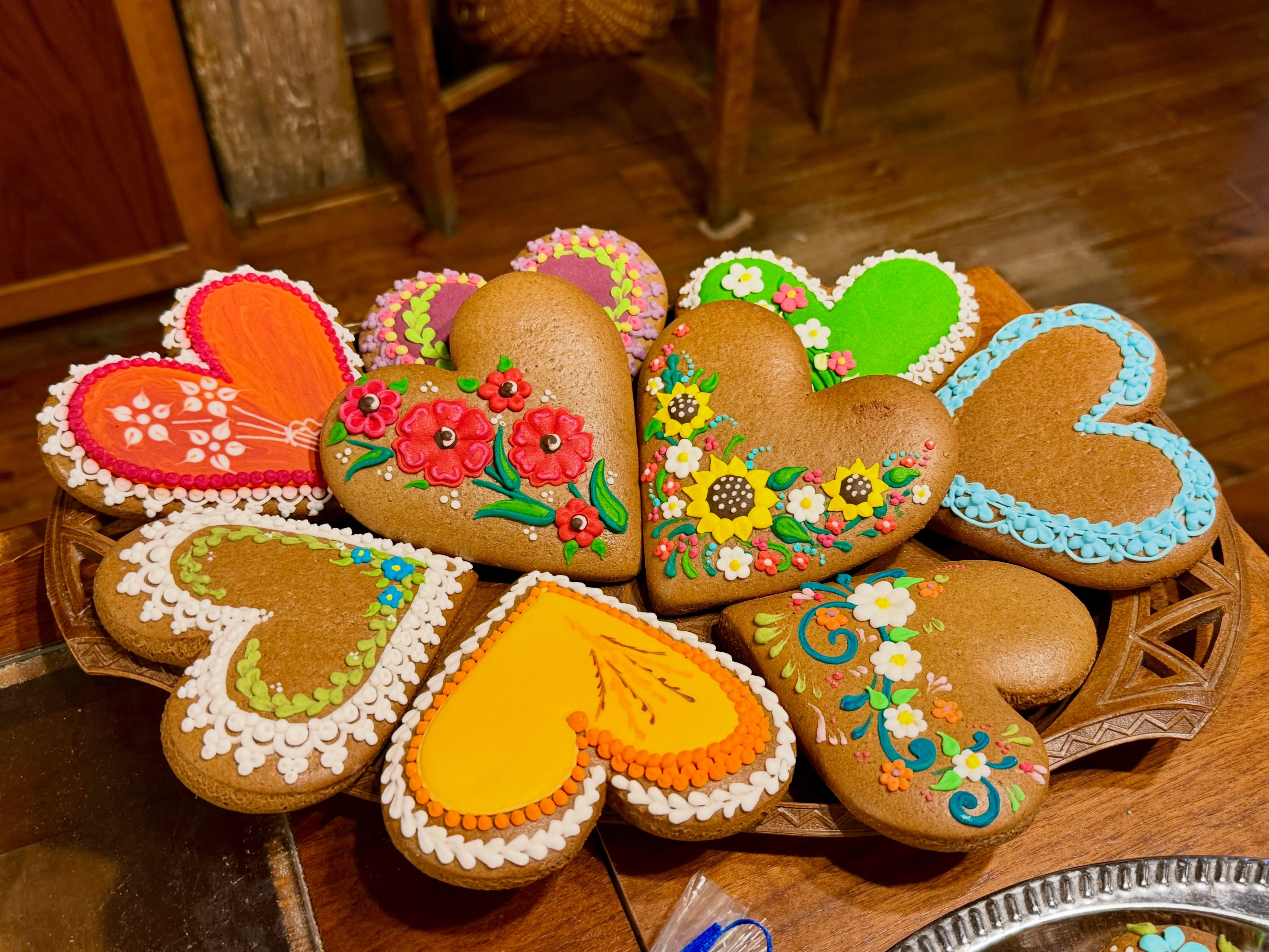 Learning to make gingerbread in the gingerbread capital of Poland, Torun! 🇵🇱 🫚 #toruń #torunpoland #poland #travelbloggers #retireandtravel @muzeumpiernika