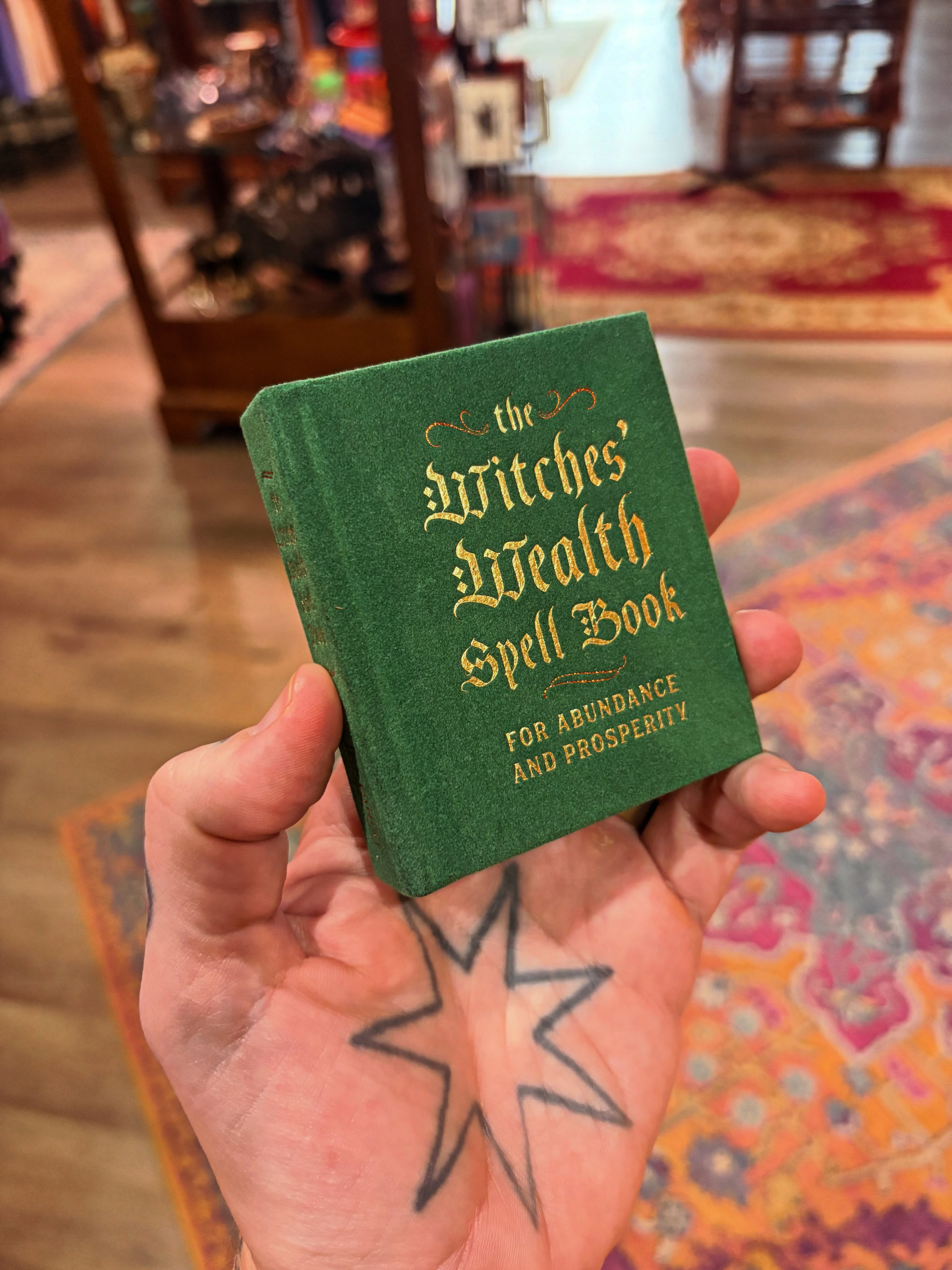 Have you ever seen such a precious, velvet covered hardback in your life?! 🪄💚
Tiny in size and mighty in magic - come shop our newest, tiniest books for the magician on the go! 😏🪄💚
#crystalcactus #spells #naturalmagic #manifestation #metaphysicalshop