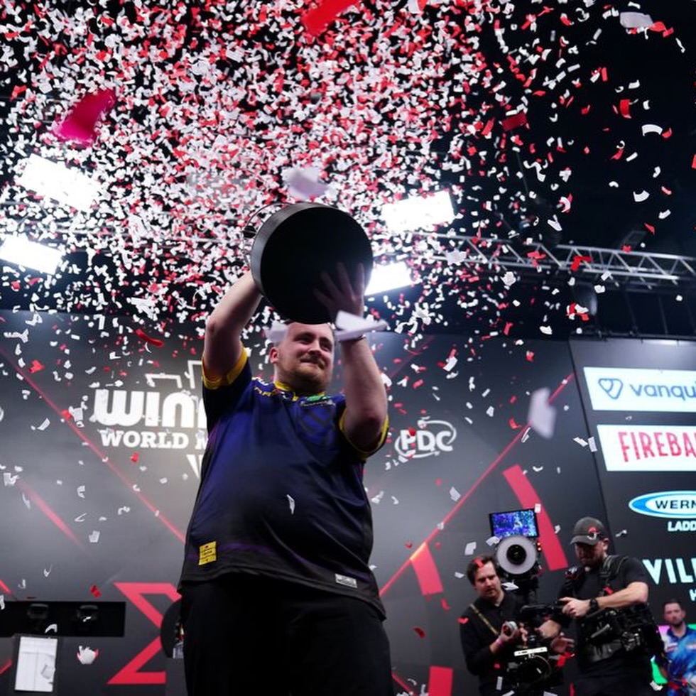 π― 2026 Winmau World Masters championships π₯ No surprises with who was lifting the trophy π I think I still have some confetti in my Peli cases π . A class event with a top crew on the tools ππΌ
#steadicam #cameracrew #darts #liveproduction #sports