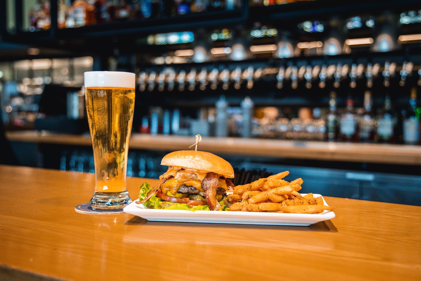 Upgrade your weekday lunch routine and save! 🍔
Stop by Explorium Brewpub Monday through Friday between 11 AM and 3 PM, and get $5 off your tab when you spend $40. Whether you're craving a fresh burger, our famous English Onion Soup, or a hearty salad, we've got your midday cravings covered.
Mention code BREWPUB40 to your server before the offer expires on October 30th!
#LunchBreak #ExploriumBrewpub #WeekdaySpecials