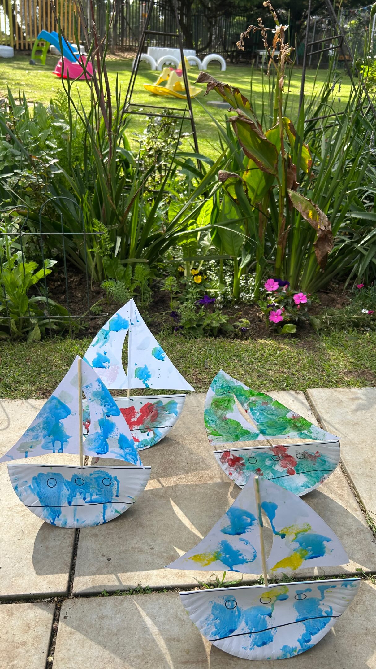 This week, our toddlers have been exploring our Transport theme and discovering the many different ways we travel, by land, air and water. As part of our creative work, the children used sponges to paint their own paper plate boats. This simple activity offered so much learning: strengthening little hands, developing hand-eye coordination and encouraging concentration, while giving each child the freedom to explore color, texture and movement. Most importantly, they experienced the joy of creating something of their own and seeing their ideas take shape. β΅οΈ#fieldandstudymontessori #preschool #playgroup #sandtonpreschool#education