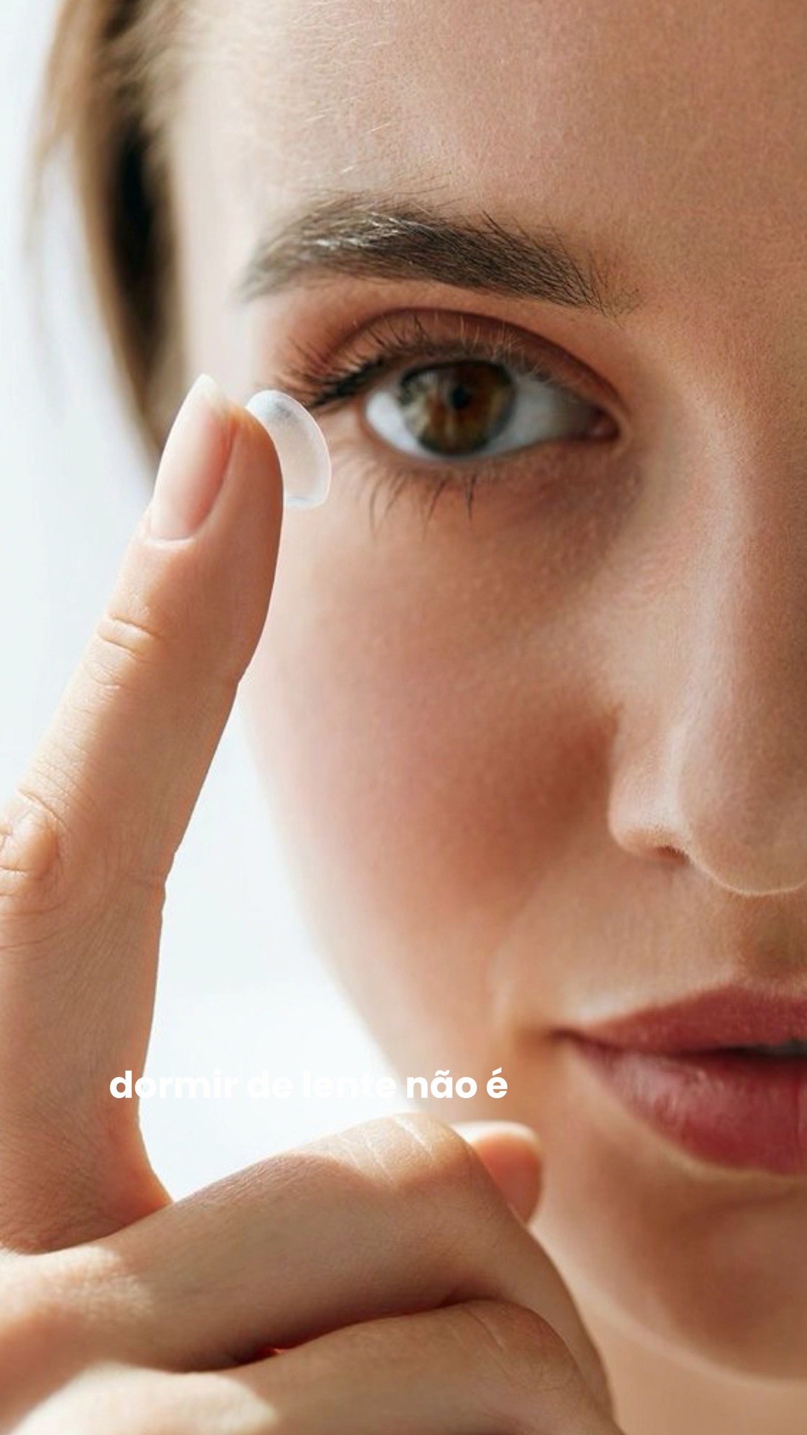 Dormir de lente priva a córnea de oxigênio e deixa o olho inflamado e vulnerável — uma única noite já pode causar lesão. 👁️
Quem faz isso com frequência corre risco real de infecção grave com consequências permanentes para a visão.
Agende sua avaliação pelo link na bio. 💙
📍 Agende sua avaliação pelo link na bio.
Dr. Fernando Mutton
CRM SP 80399
RQE 20279
Dr. Gabriel Mutton
CRM 264060
—
#setembrosafira #lentedecontato #saúdeocular #oftalmologista #oftalmologiamutton